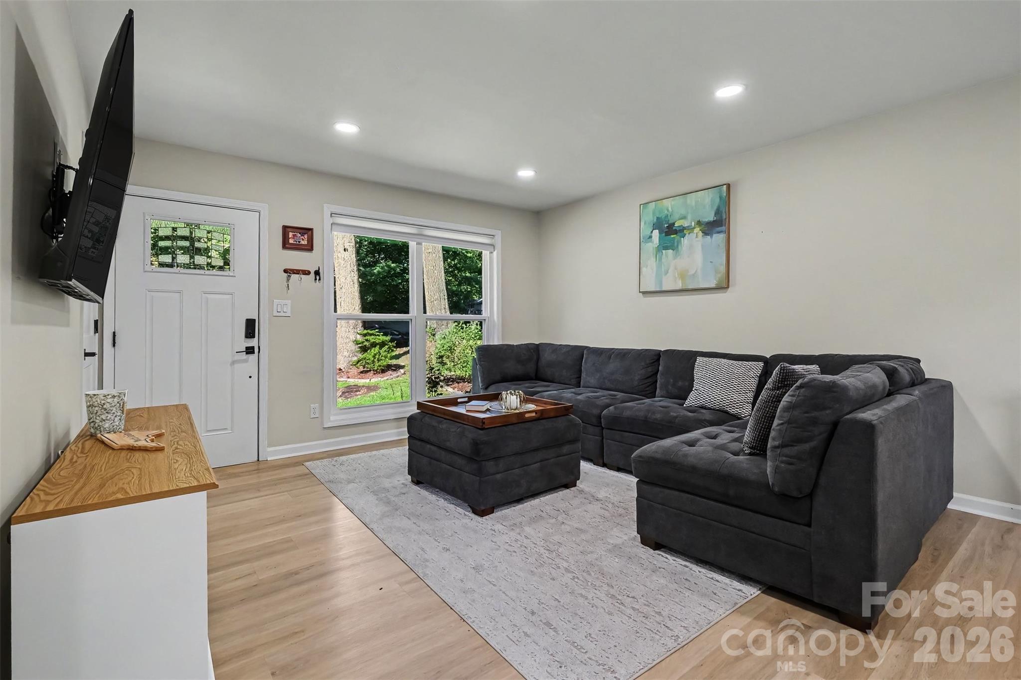 4023 Strangford Avenue — Charlotte