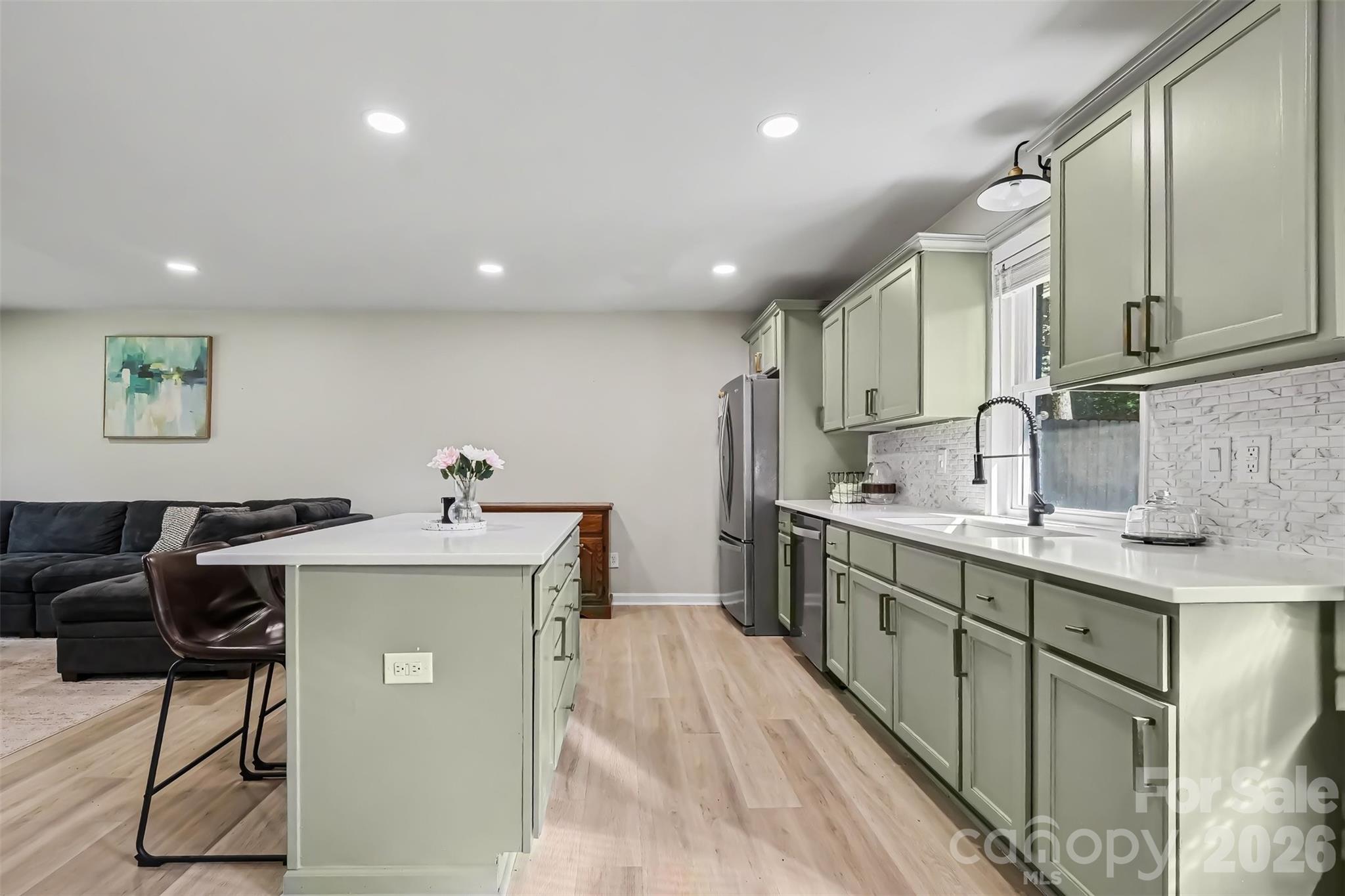 4023 Strangford Avenue — Charlotte