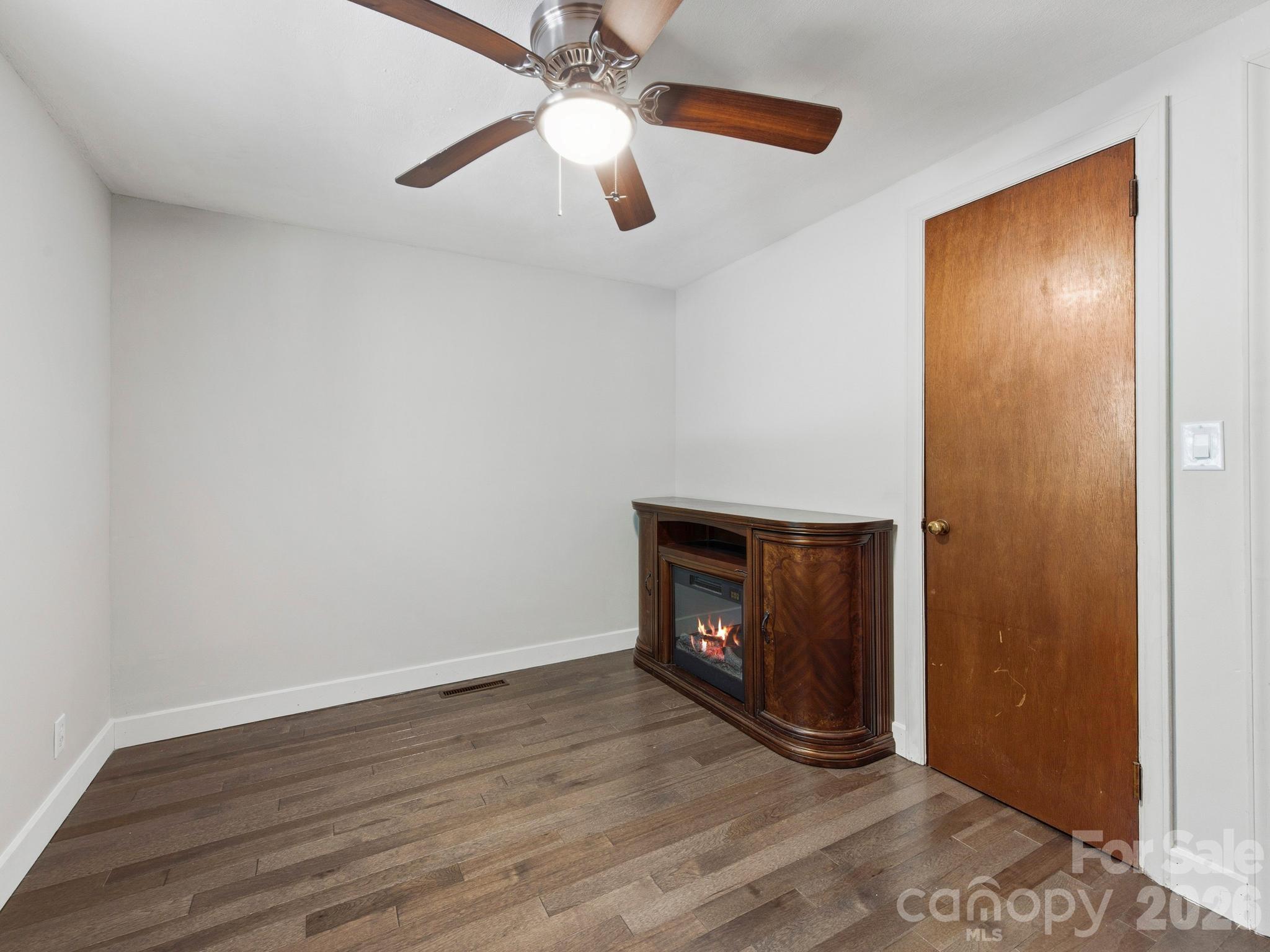 425 Lyndhurst Drive — Hendersonville