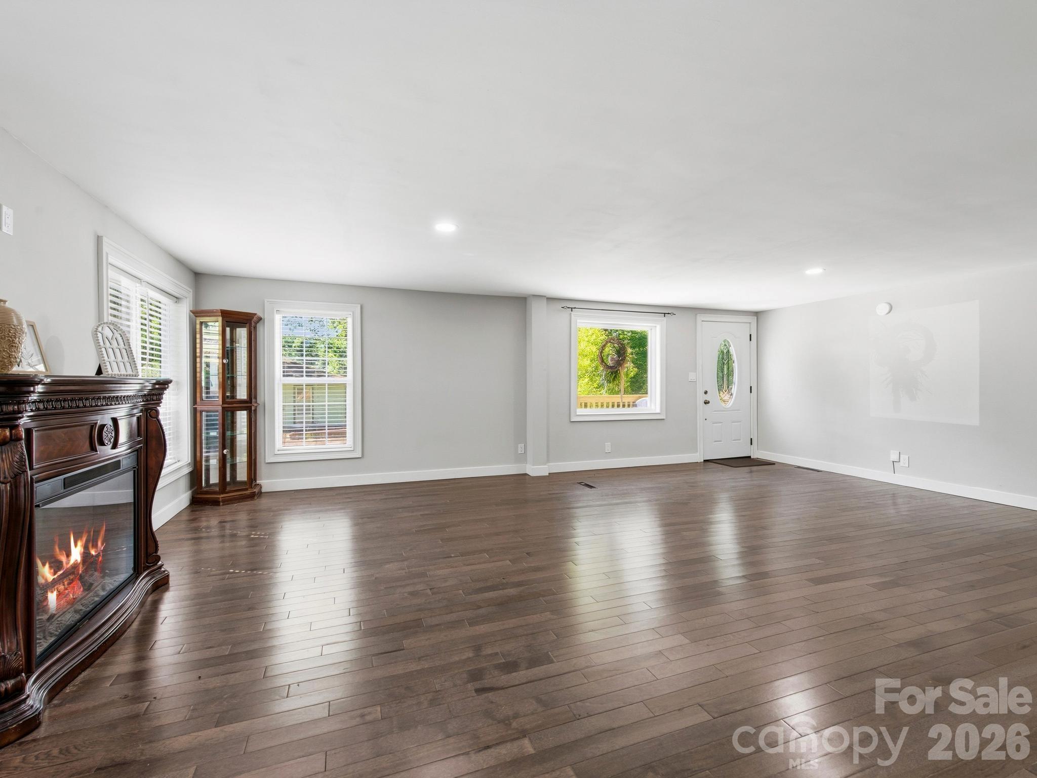 425 Lyndhurst Drive — Hendersonville