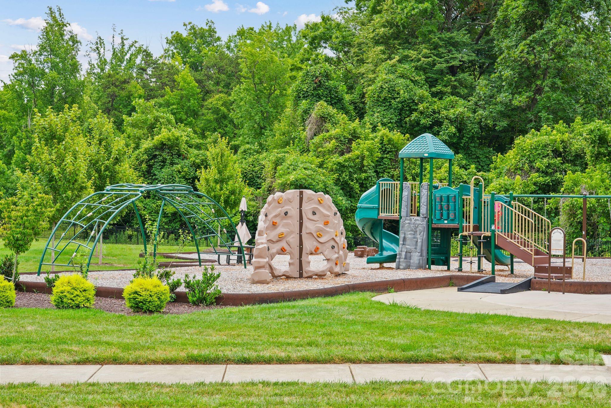 13823 Lawther Road — Huntersville