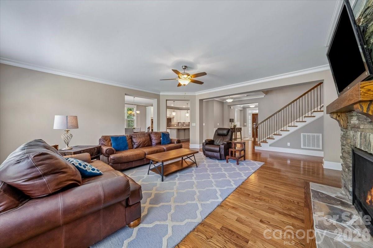 836 Elizabeth Lane — Matthews