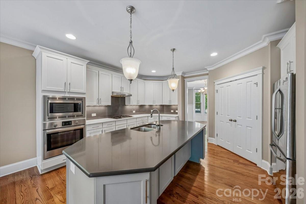 836 Elizabeth Lane — Matthews