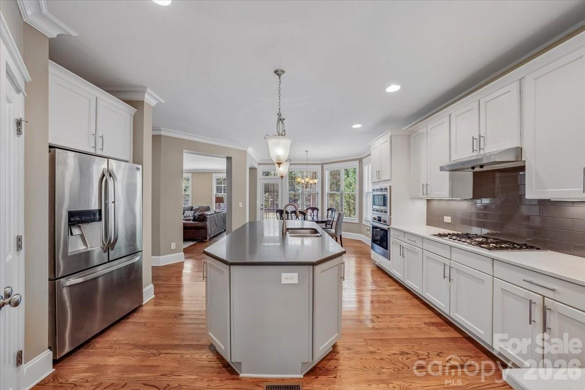 836 Elizabeth Lane — Matthews