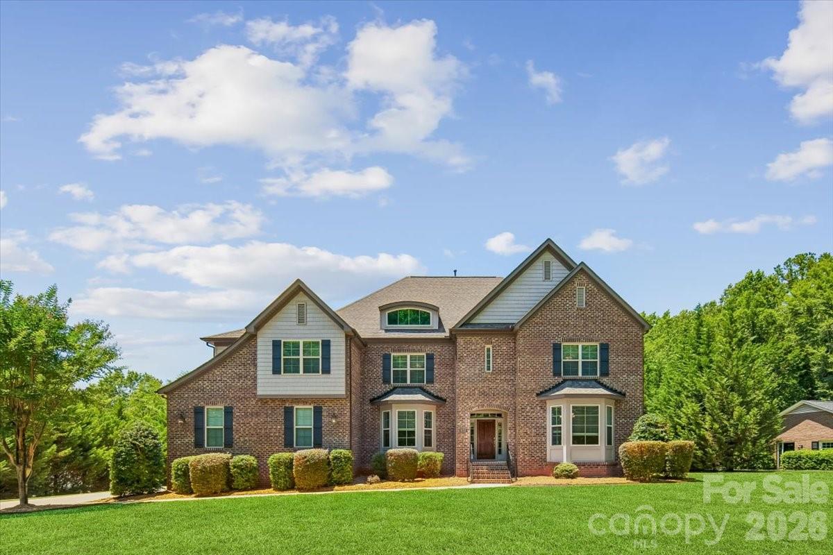 836 Elizabeth Lane — Matthews