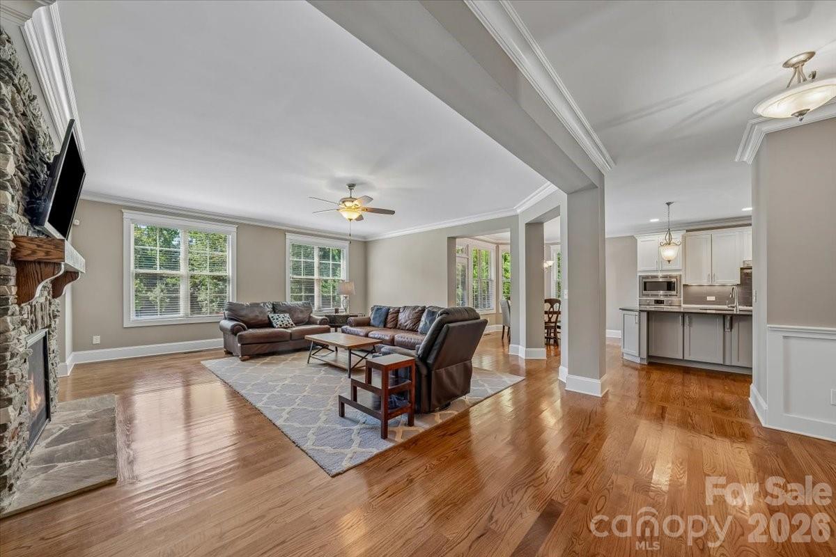 836 Elizabeth Lane — Matthews