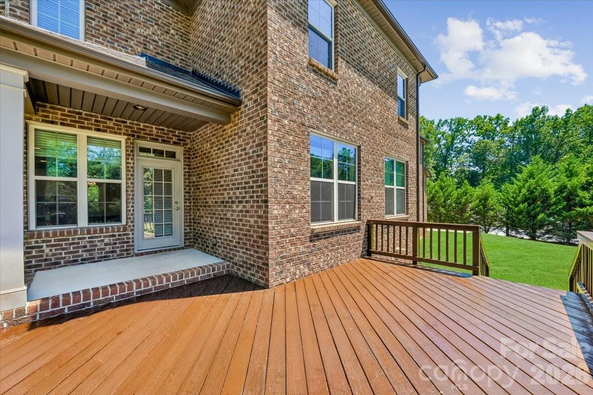 836 Elizabeth Lane — Matthews