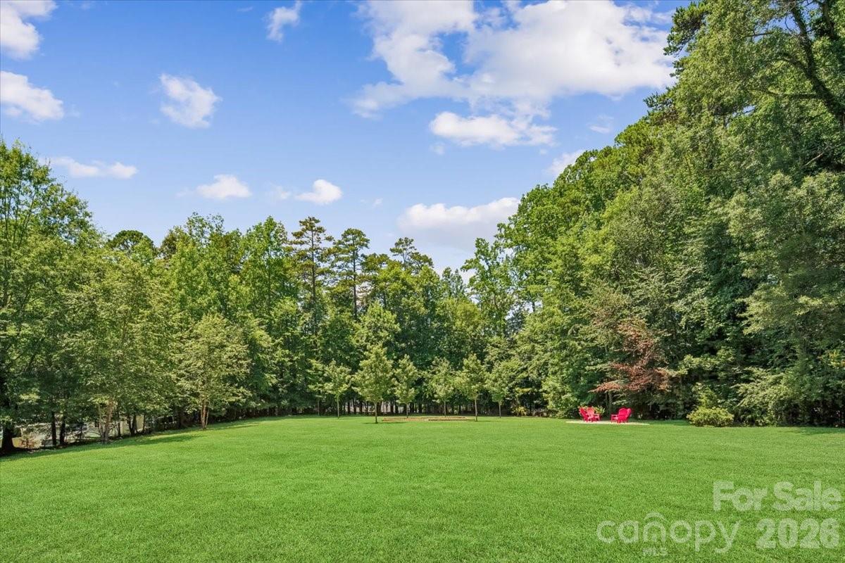 836 Elizabeth Lane — Matthews