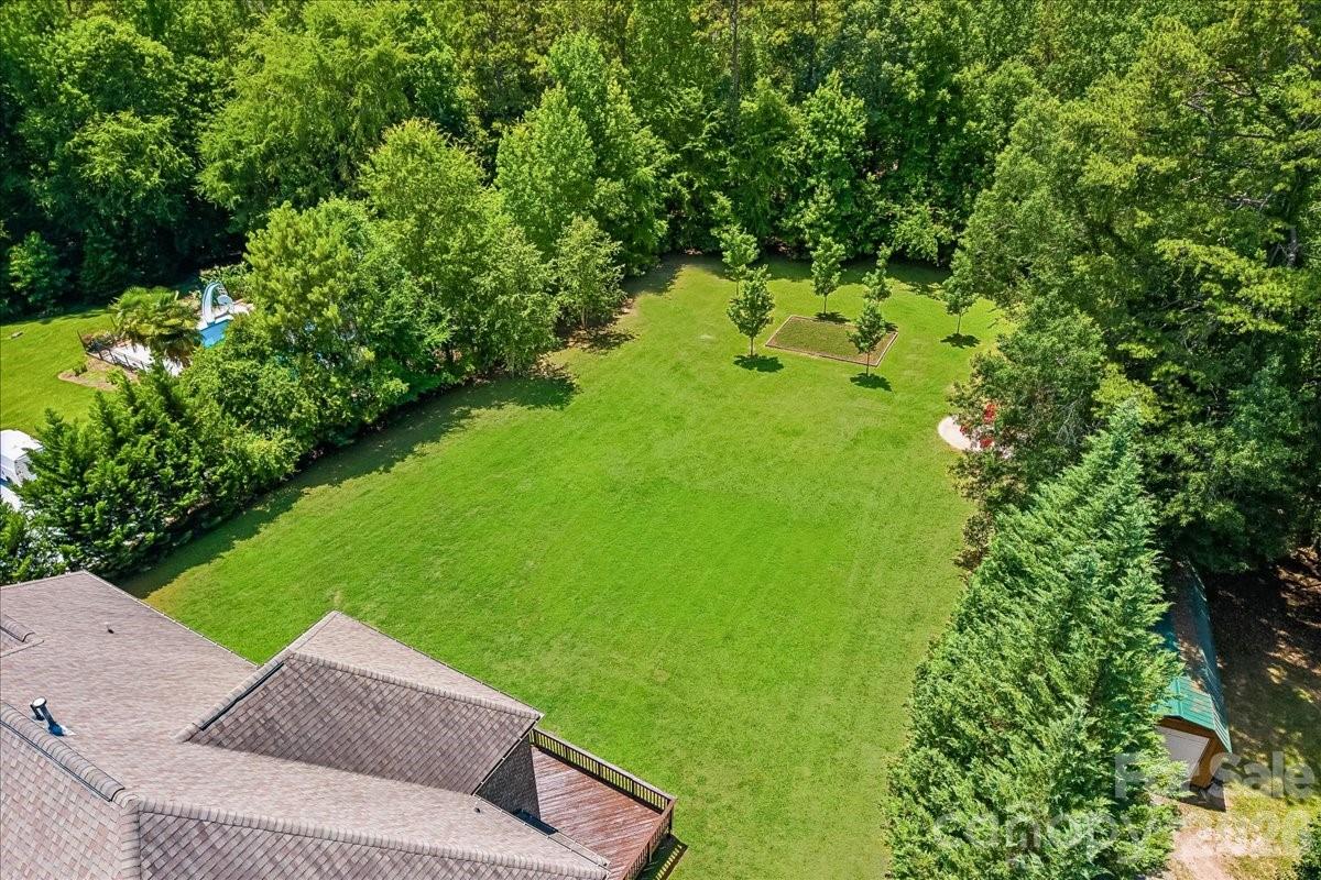 836 Elizabeth Lane — Matthews