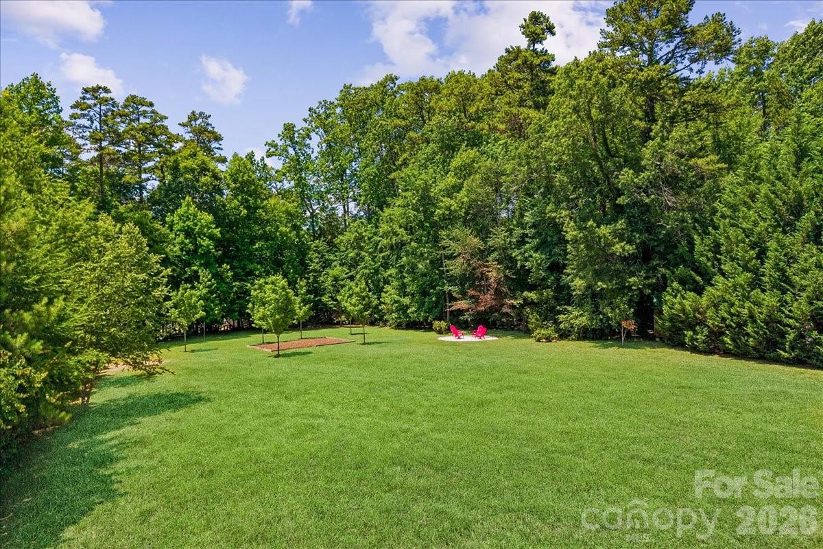 836 Elizabeth Lane — Matthews