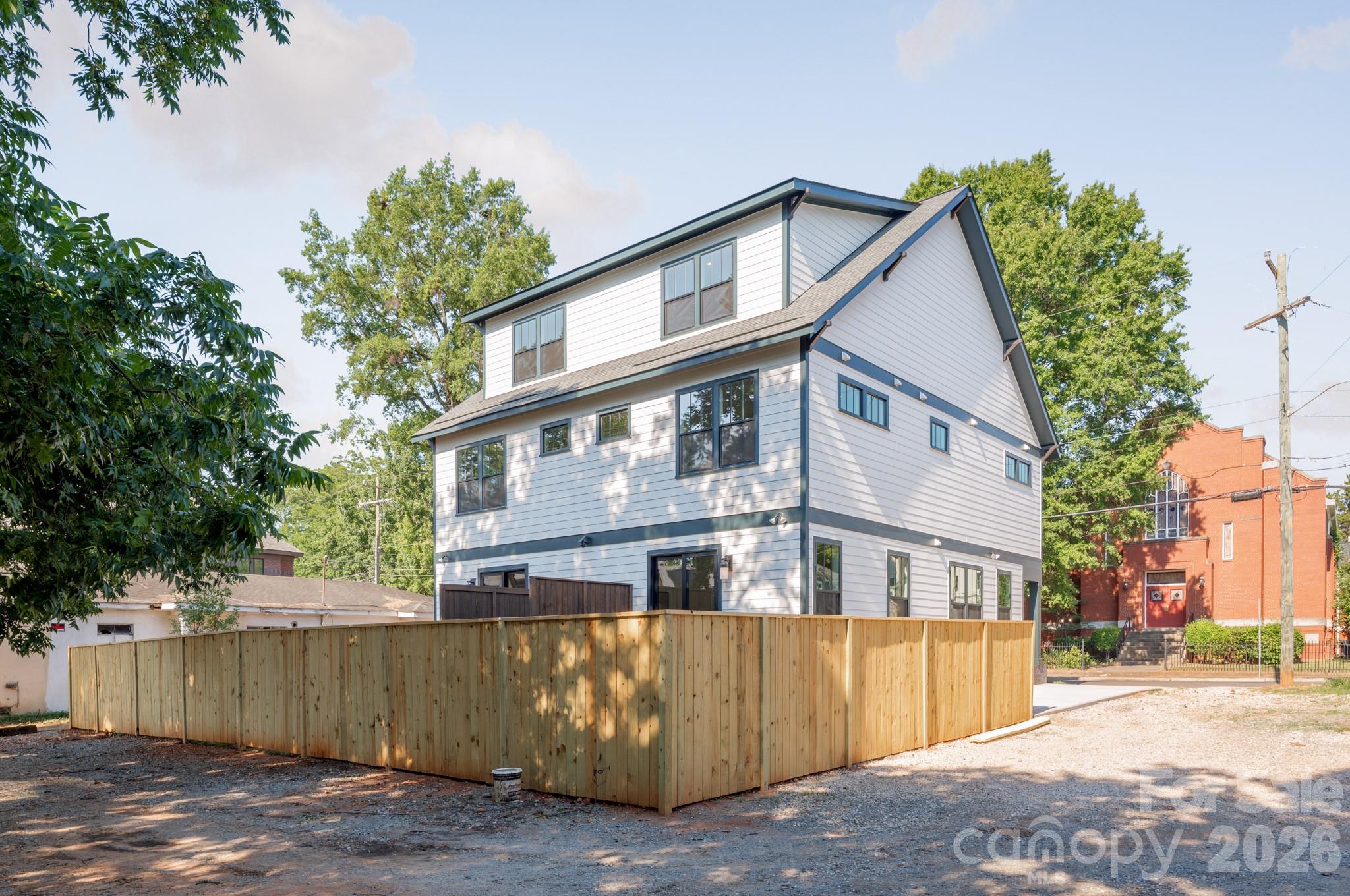 530 Campus Street — Charlotte