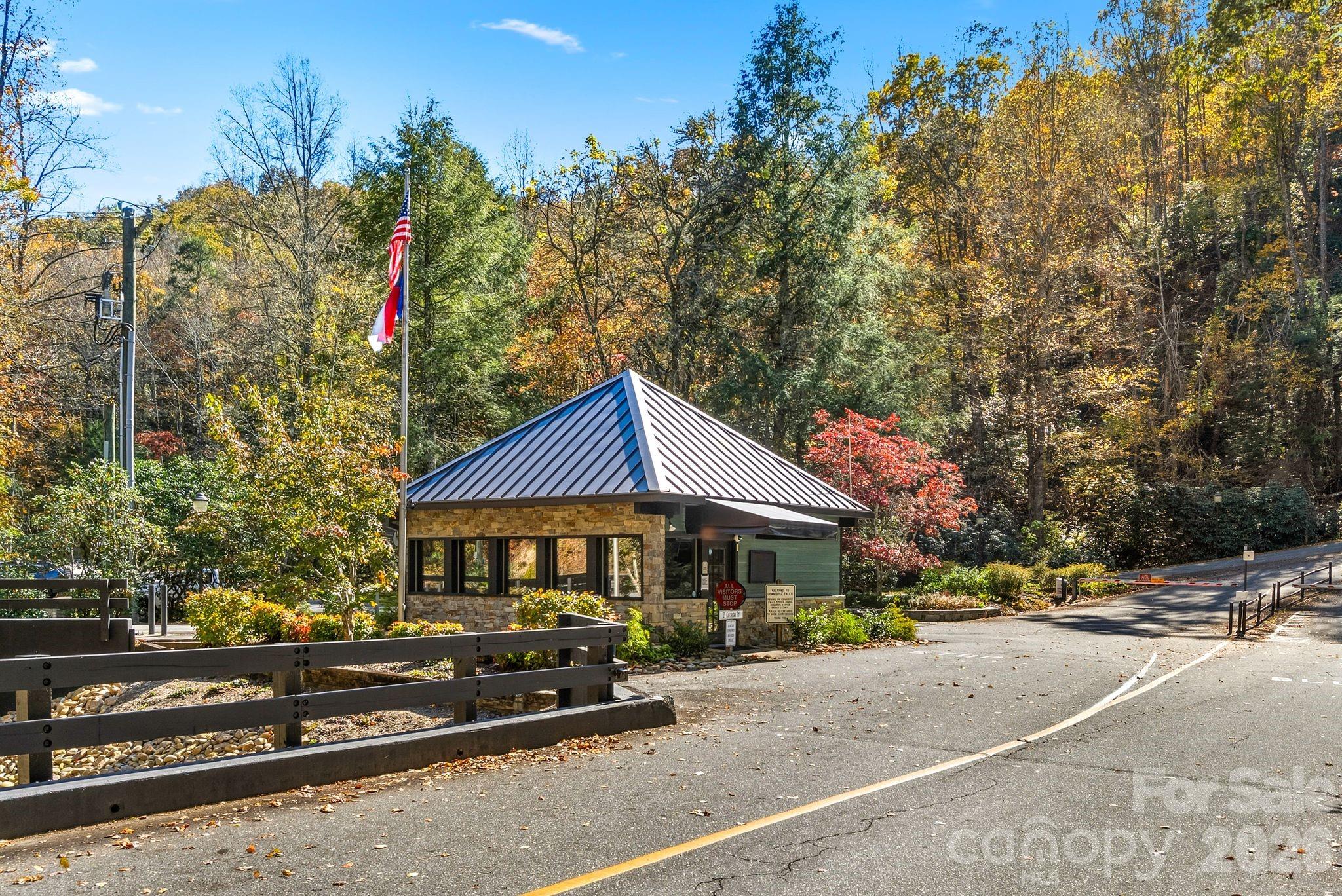 552 Kanasgowa Drive — Brevard
