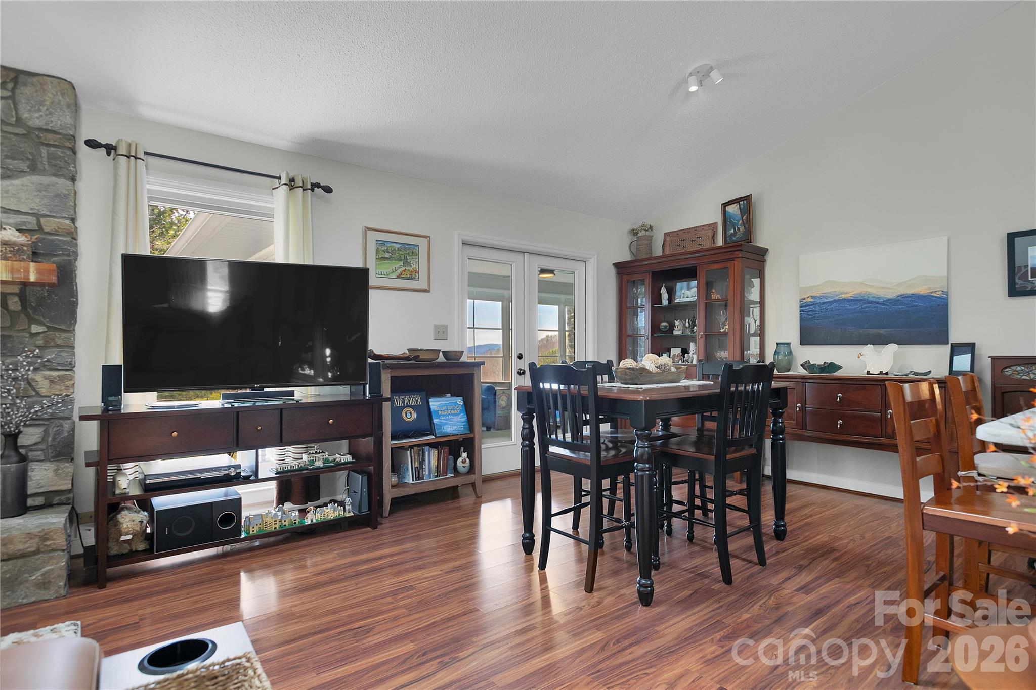 552 Kanasgowa Drive — Brevard