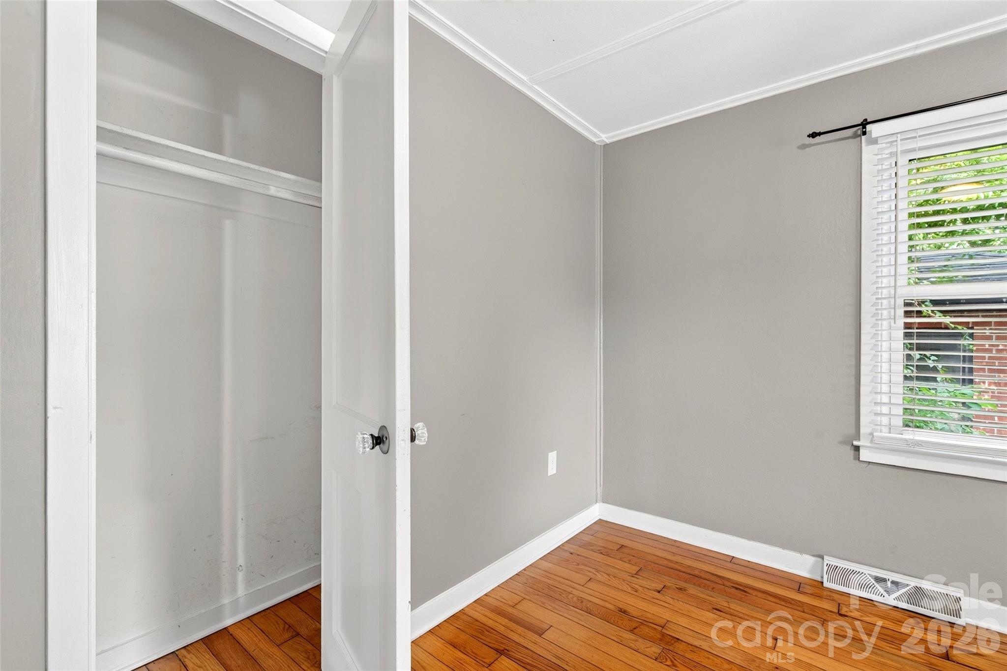 469 Kenilworth Road — Asheville