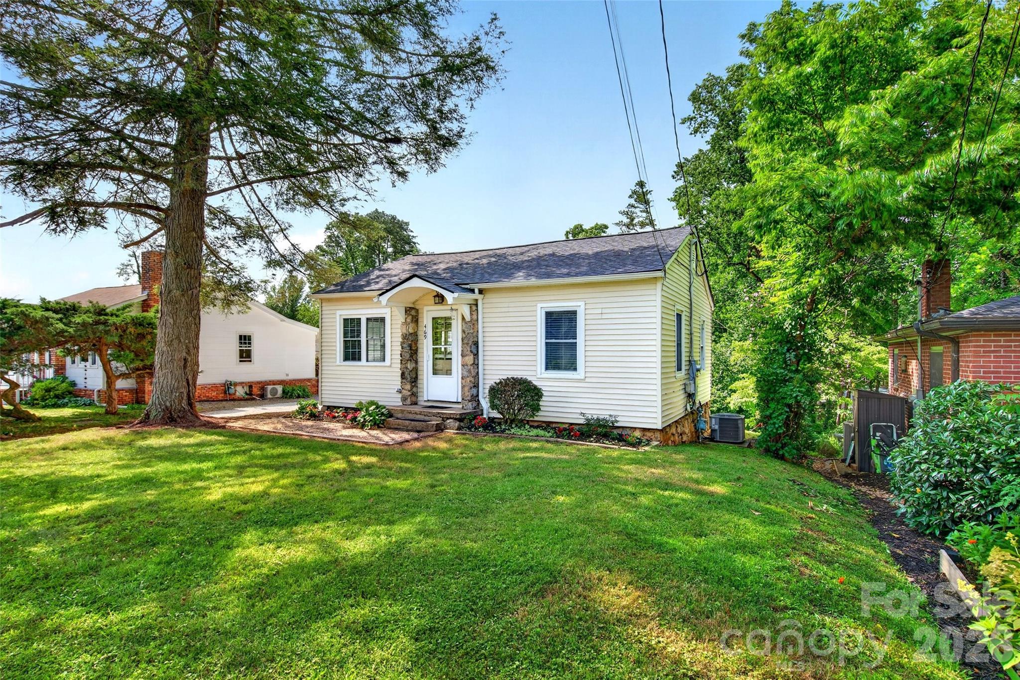 469 Kenilworth Road — Asheville