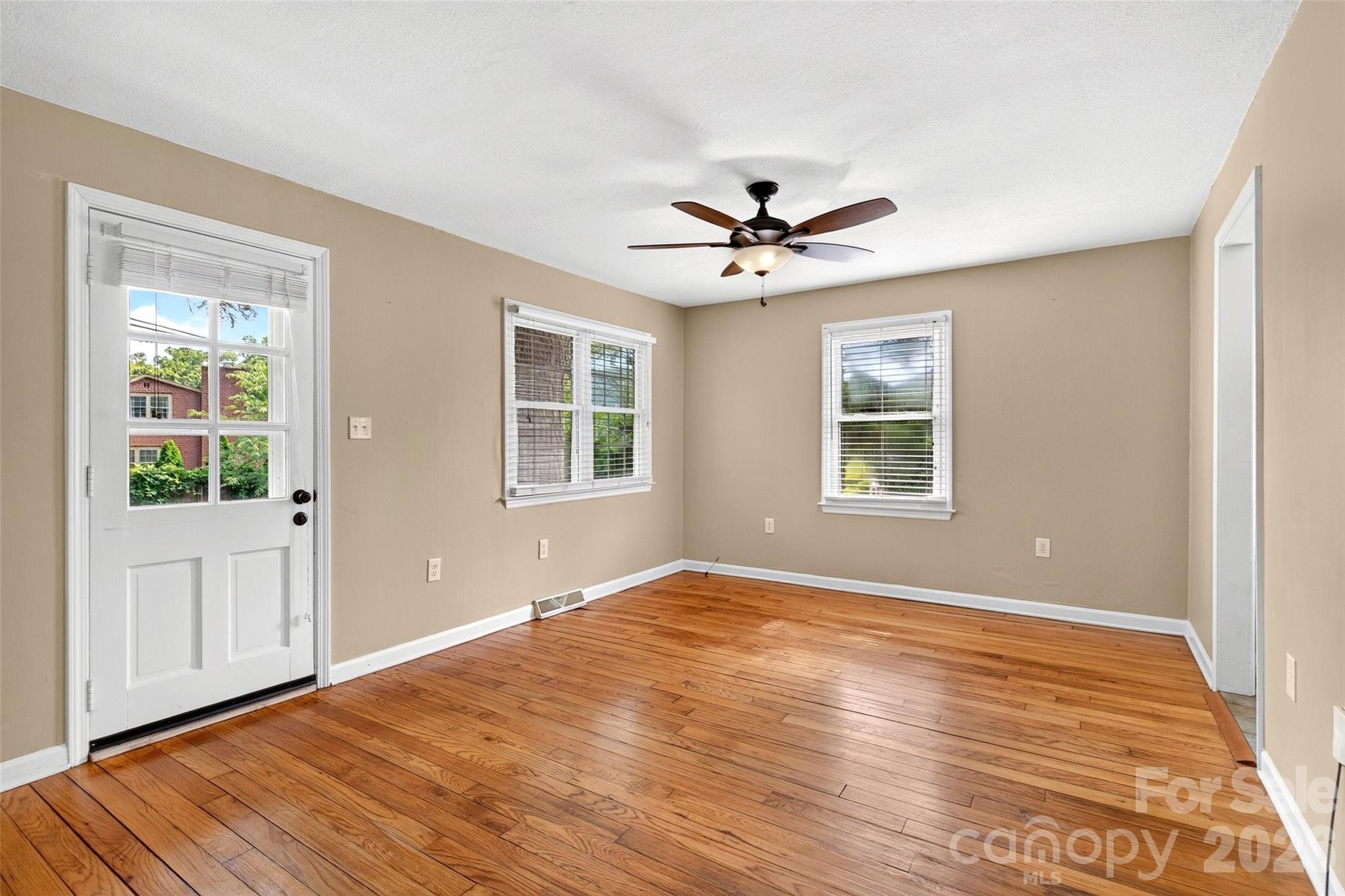 469 Kenilworth Road — Asheville