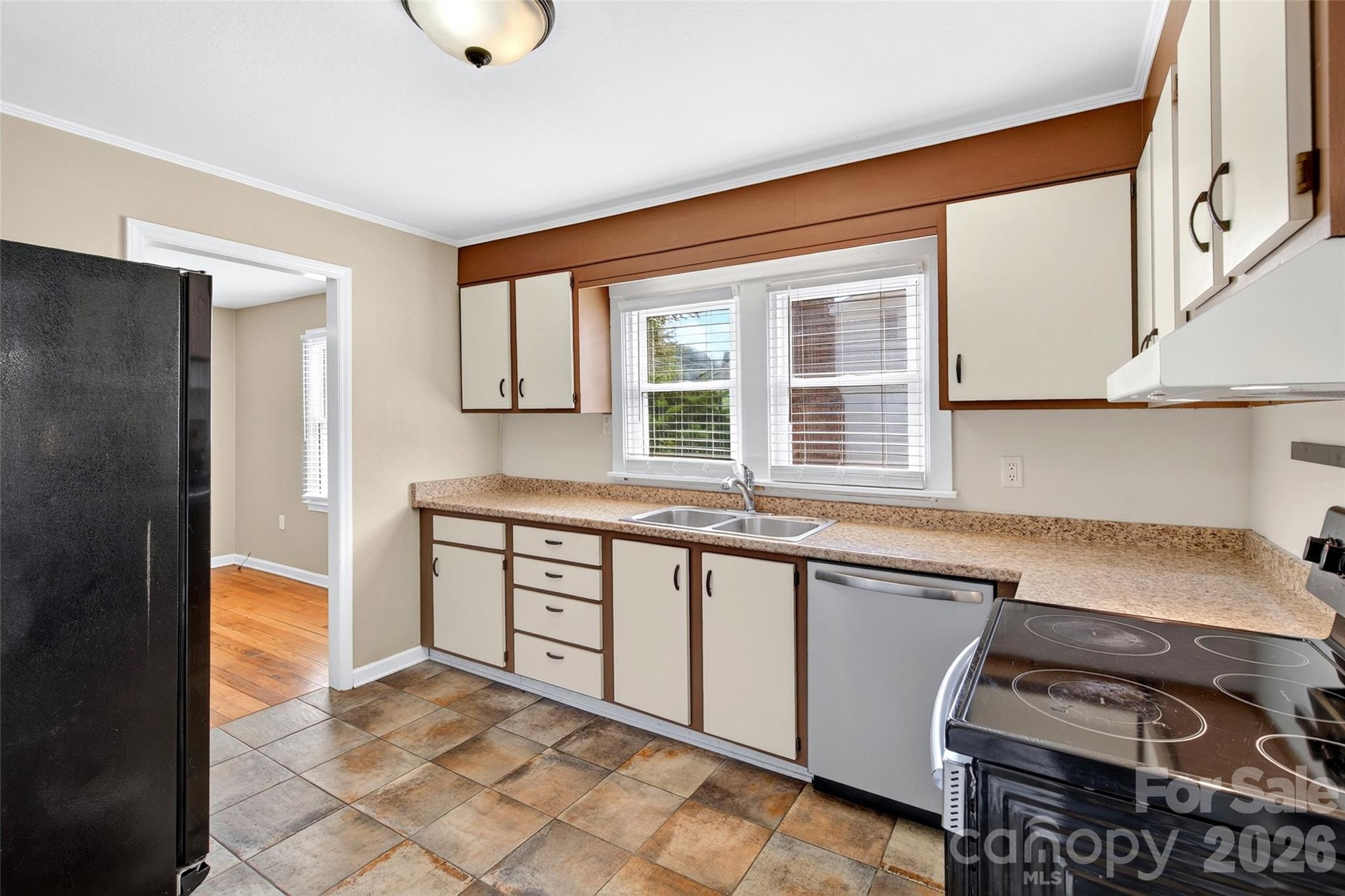 469 Kenilworth Road — Asheville