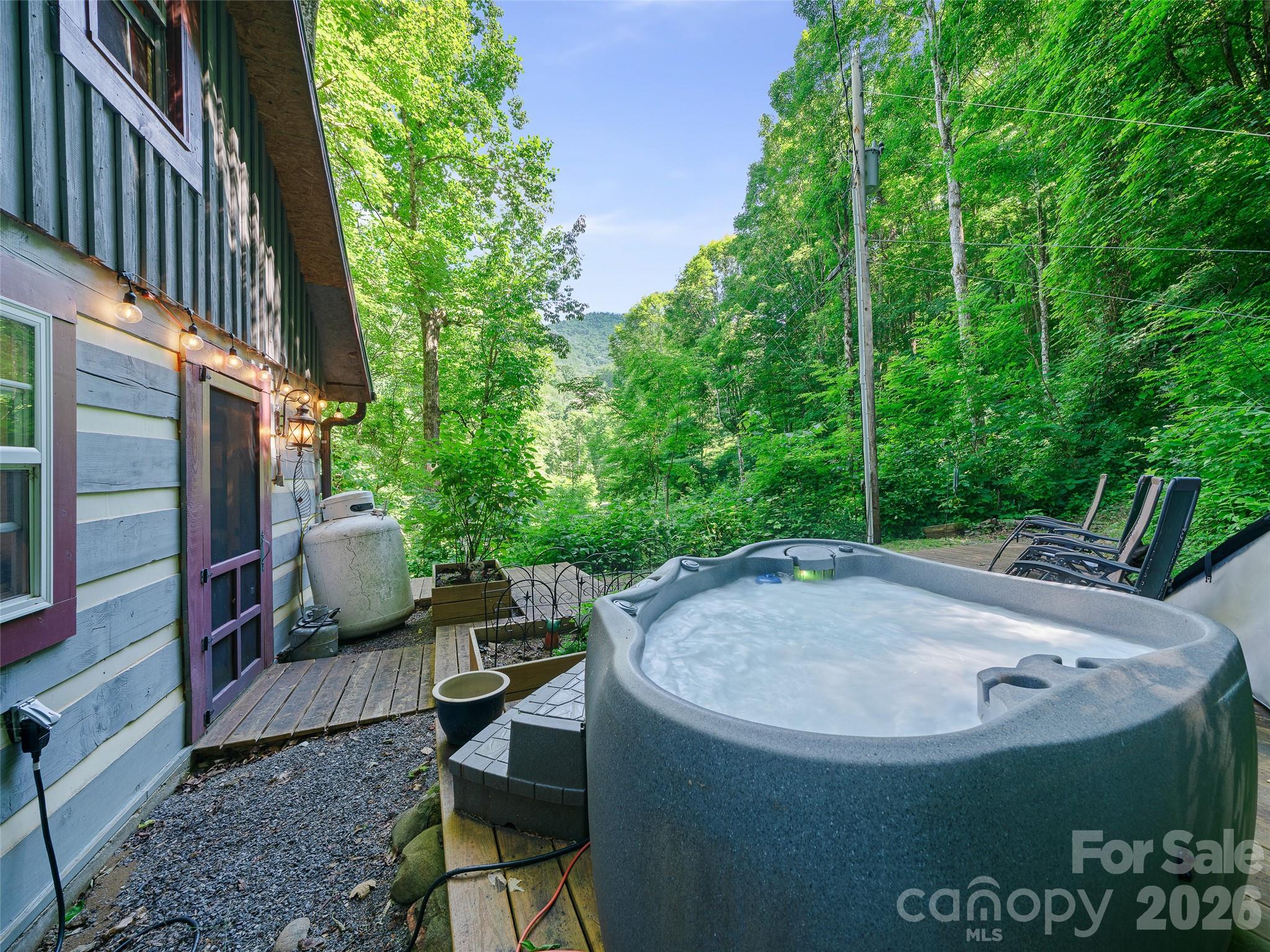 311 Old Sawmill Road — Burnsville