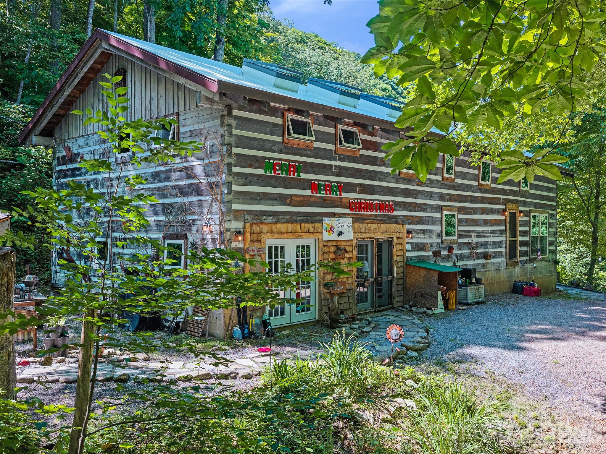 311 Old Sawmill Road — Burnsville