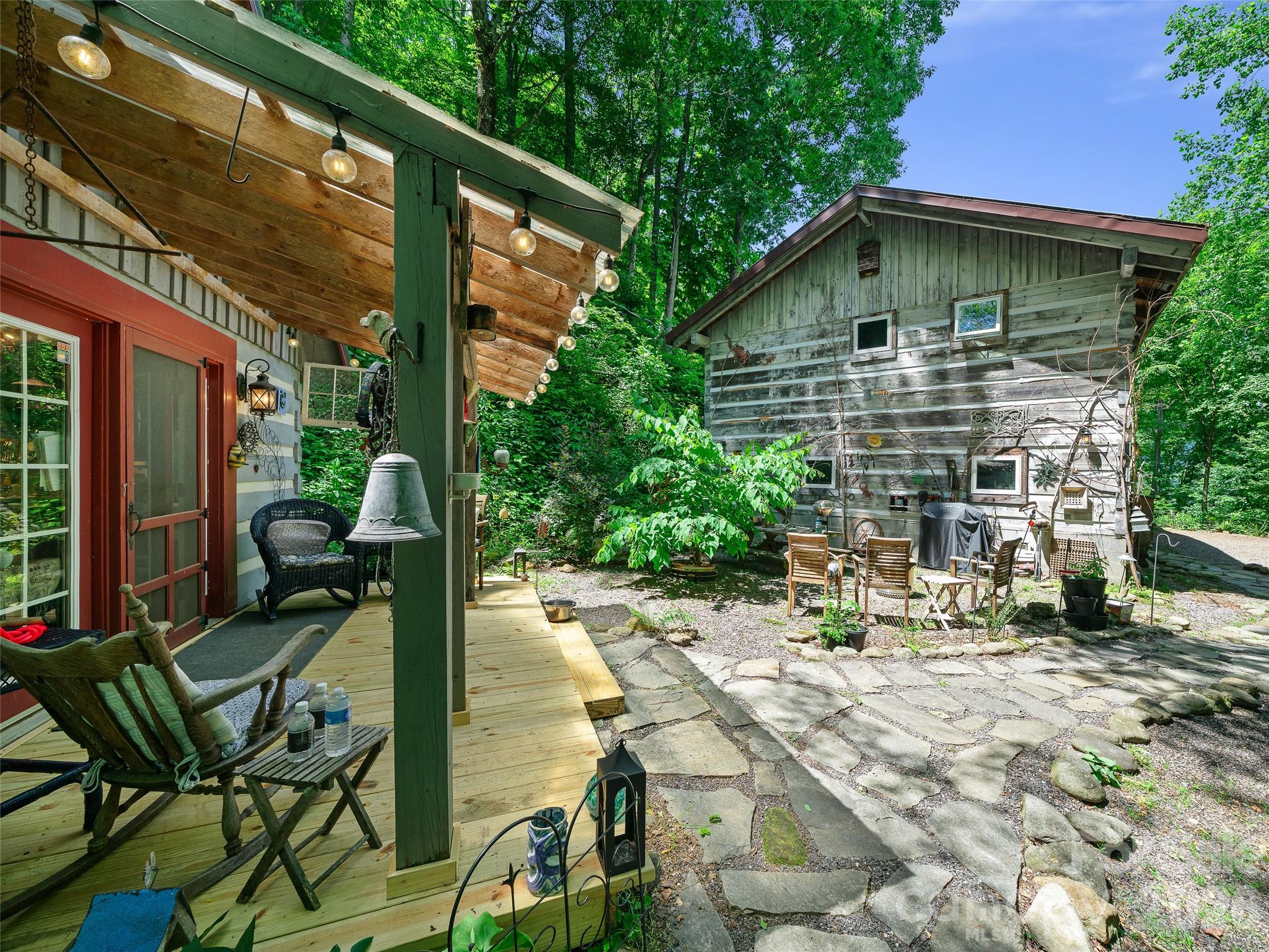311 Old Sawmill Road — Burnsville