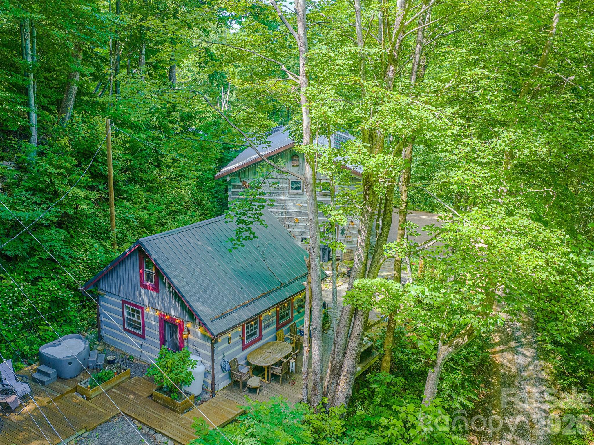 311 Old Sawmill Road — Burnsville