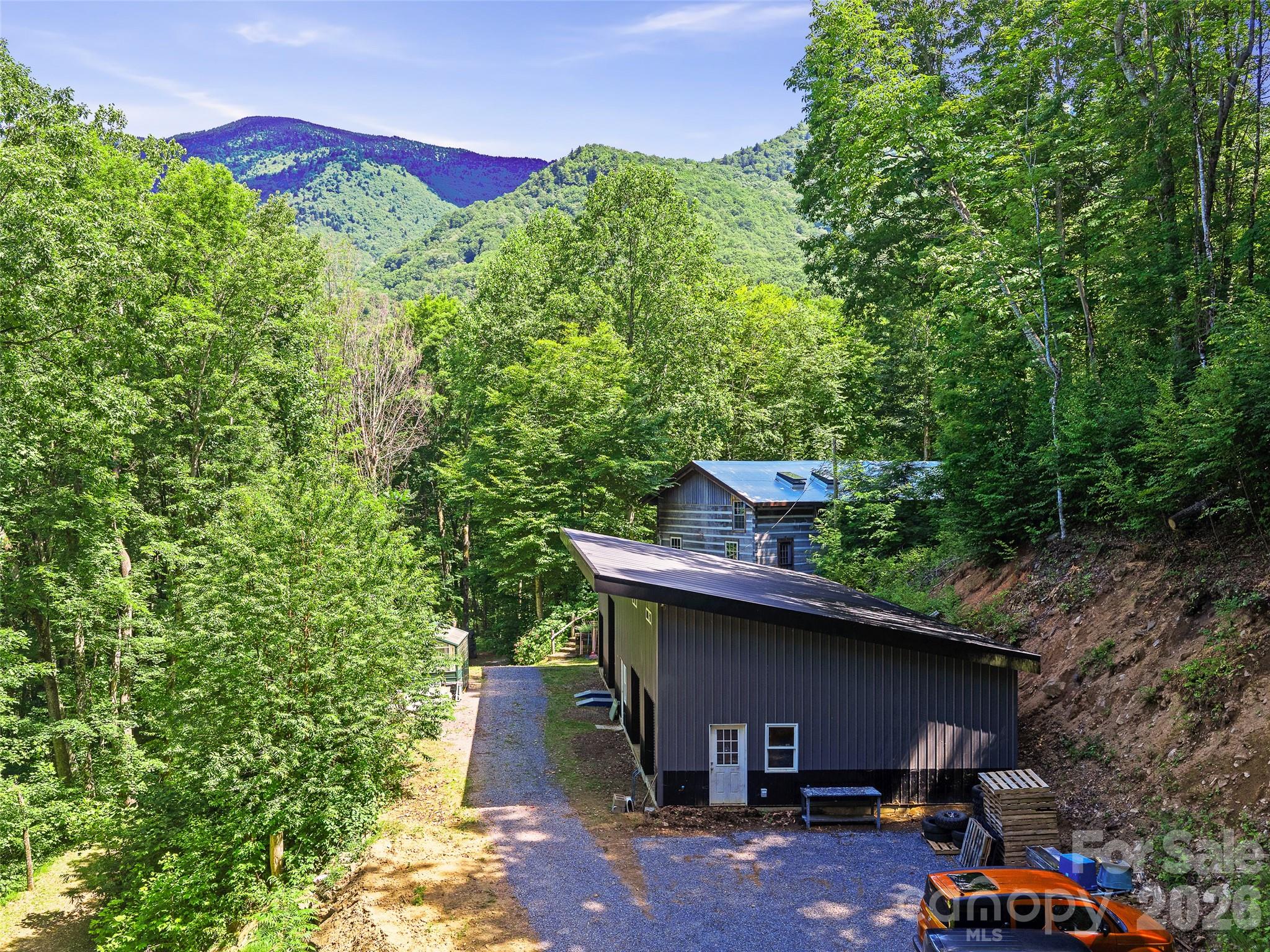 311 Old Sawmill Road — Burnsville