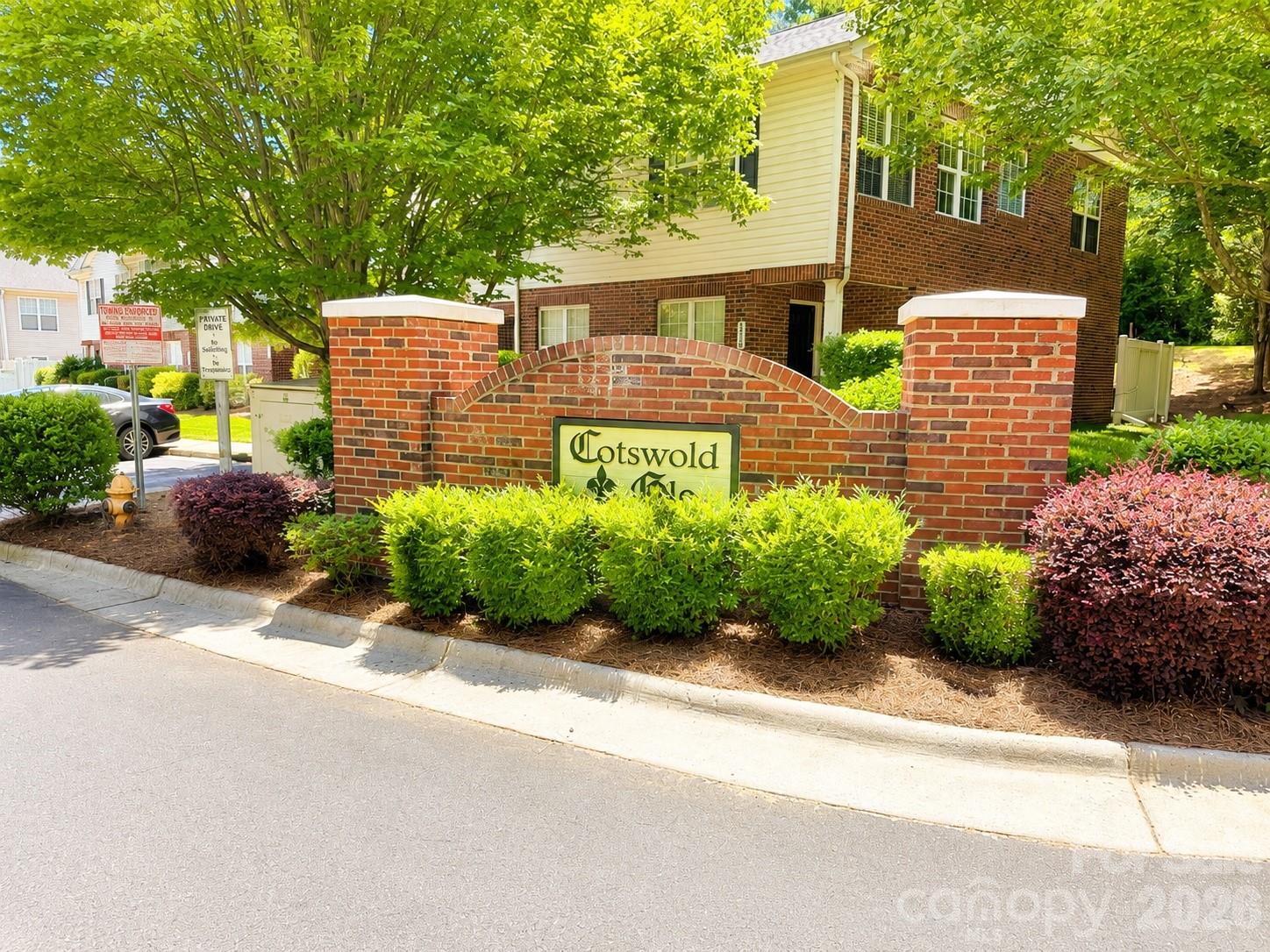 4376 Yoruk Forest Lane — Charlotte