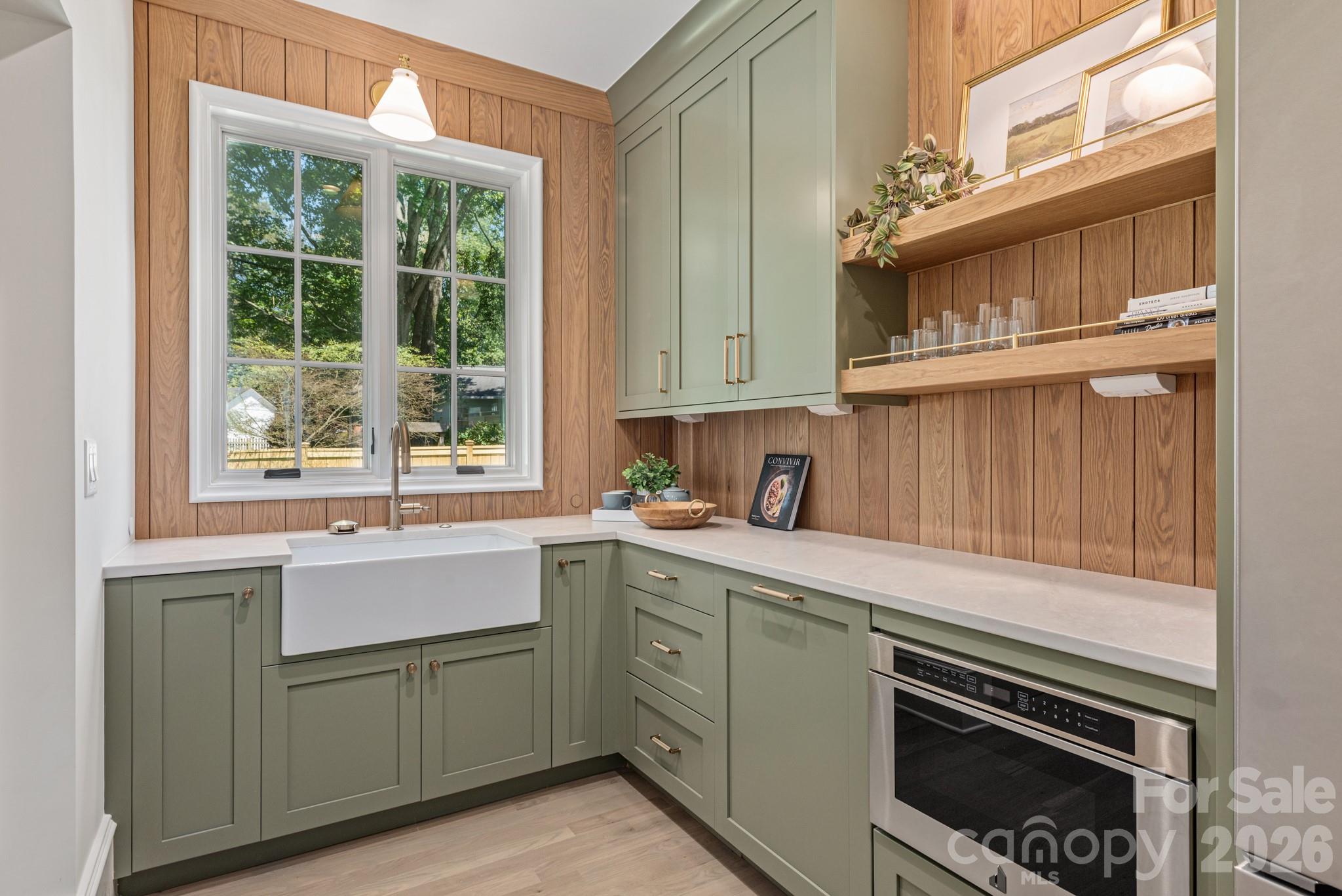 5555 Lansing Drive — Charlotte