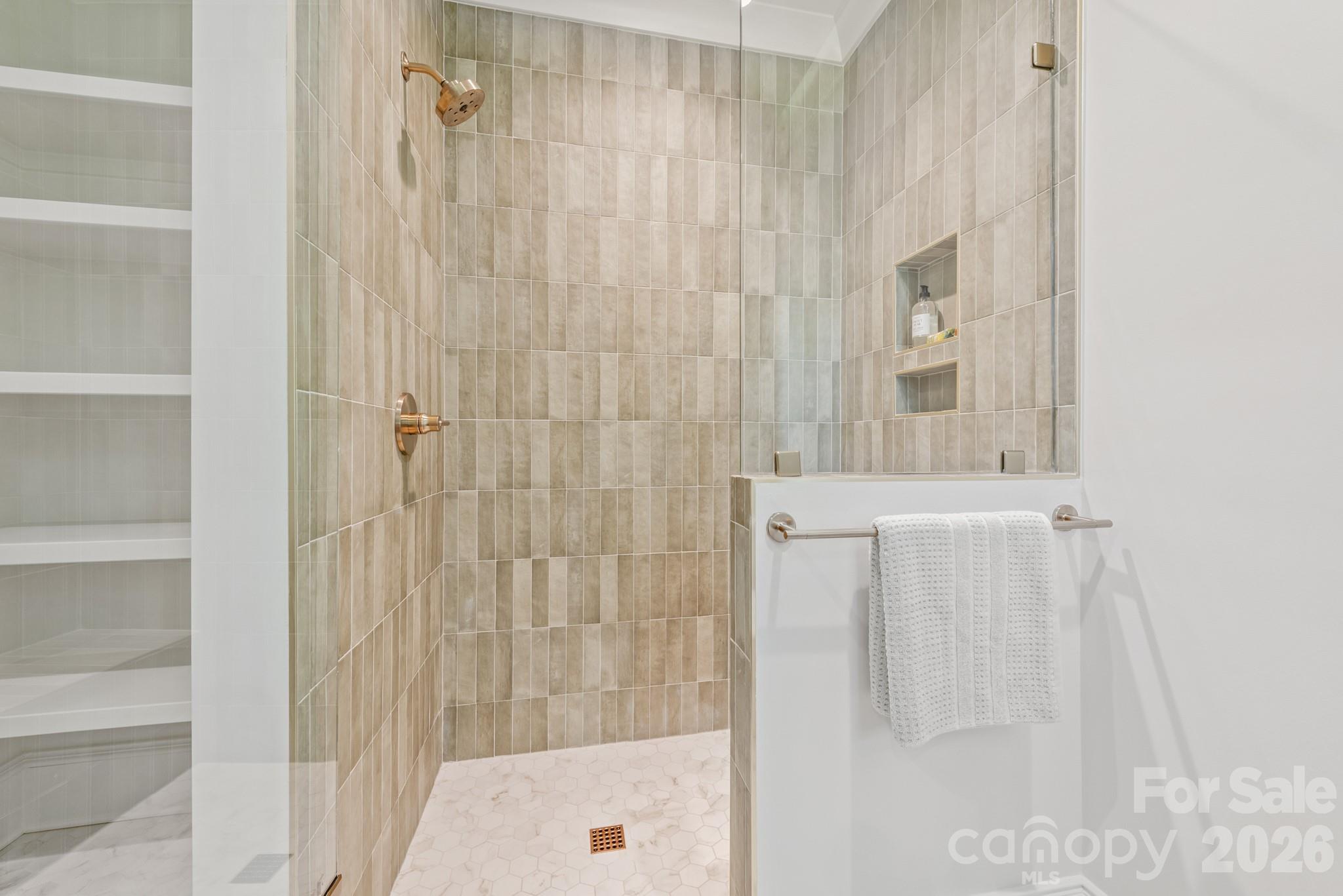 5555 Lansing Drive — Charlotte