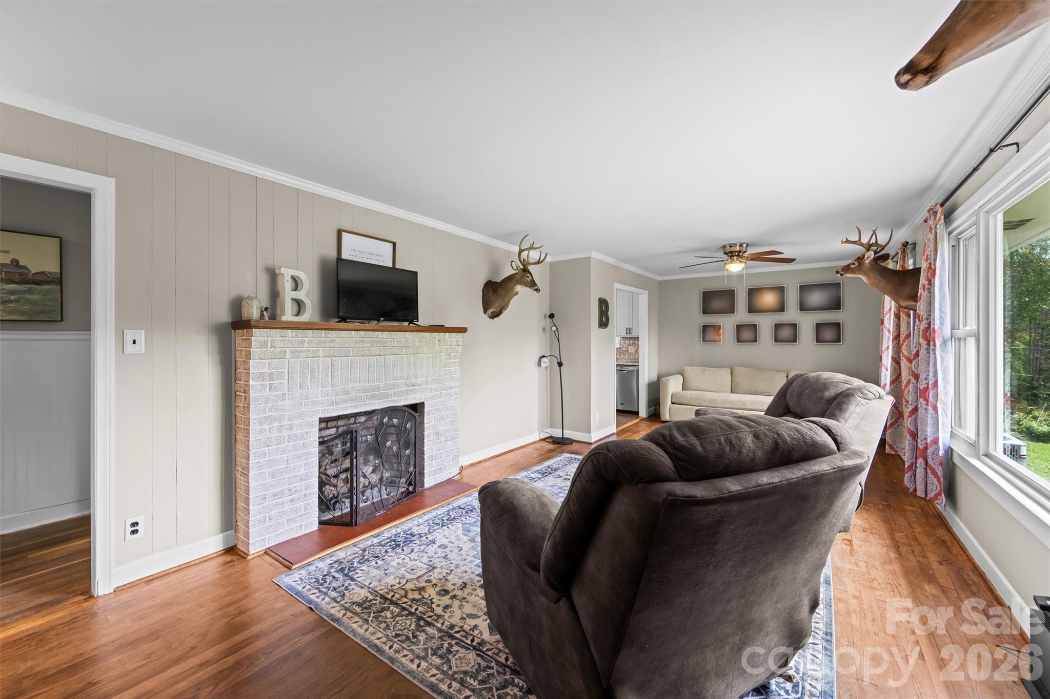 11 Old Mill Road — Mars Hill