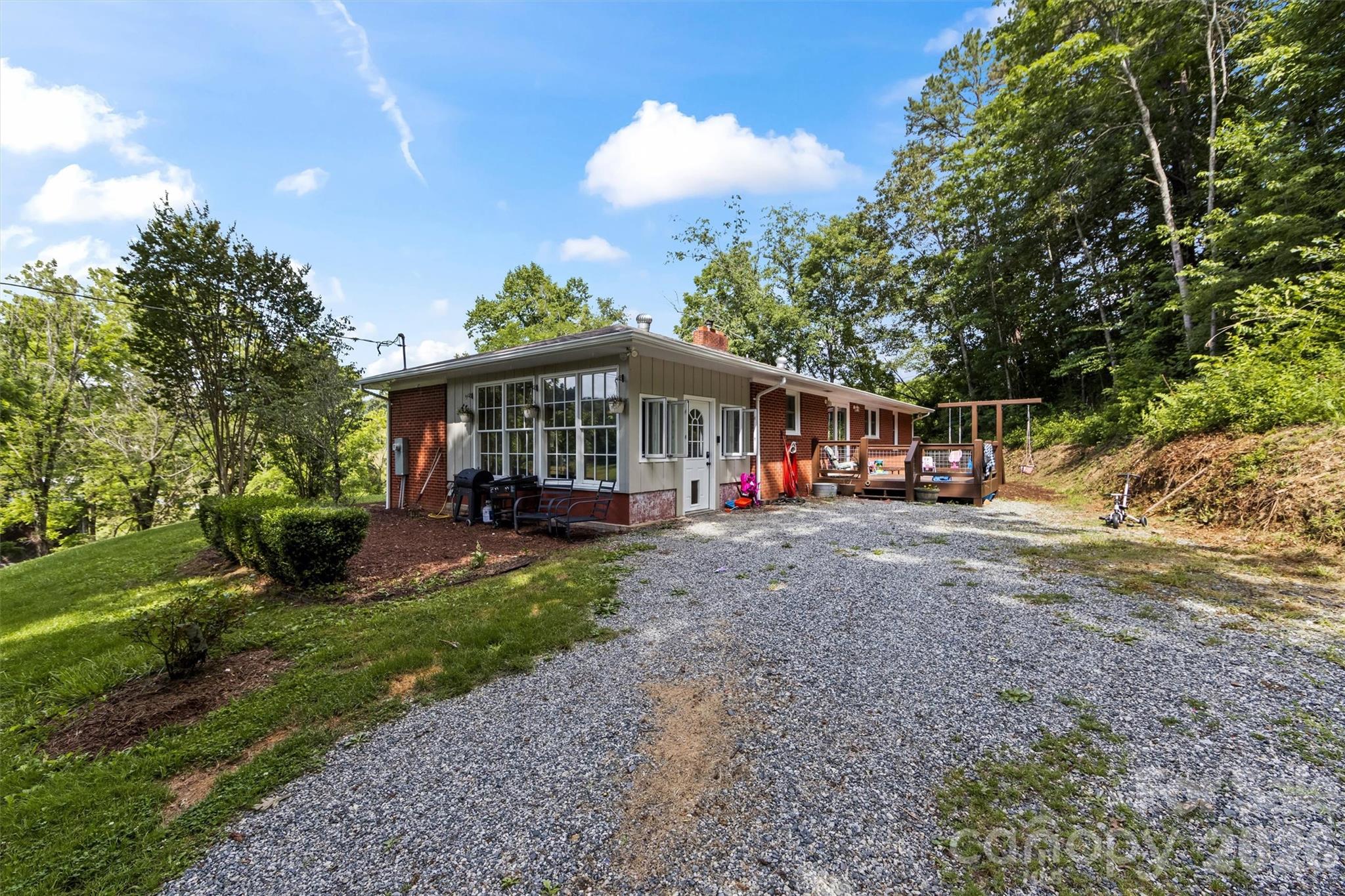 11 Old Mill Road — Mars Hill