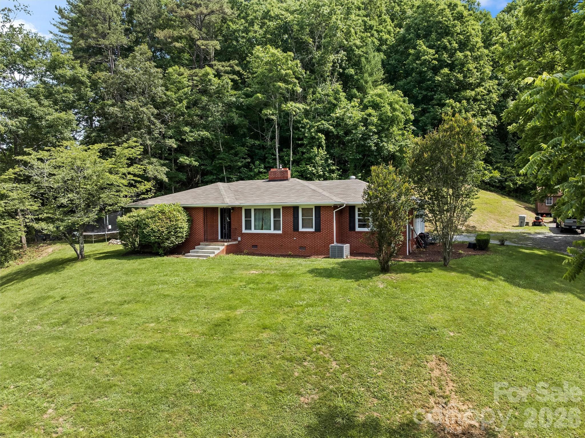 11 Old Mill Road — Mars Hill