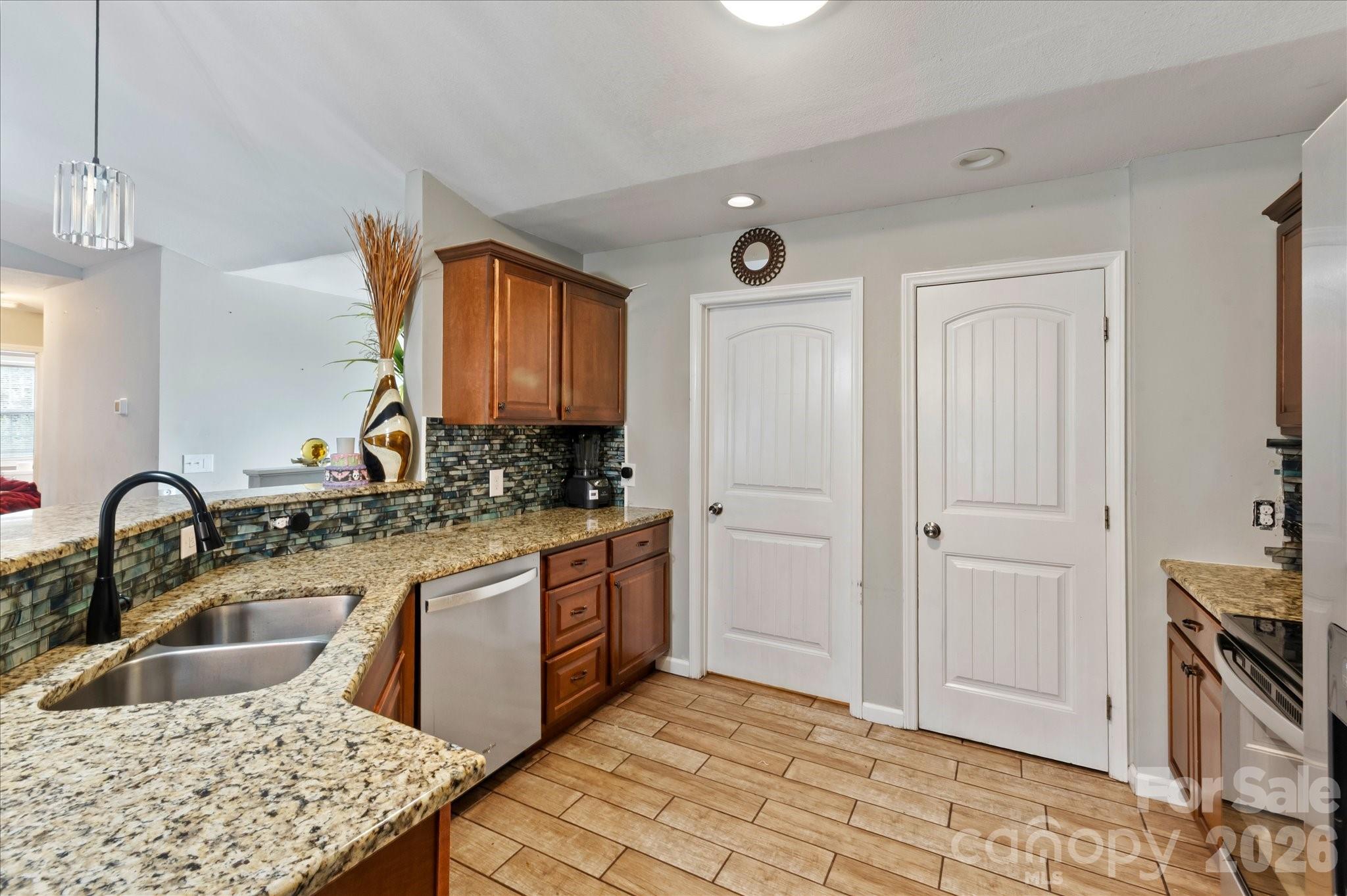 1223 Deer Park Road — Nebo