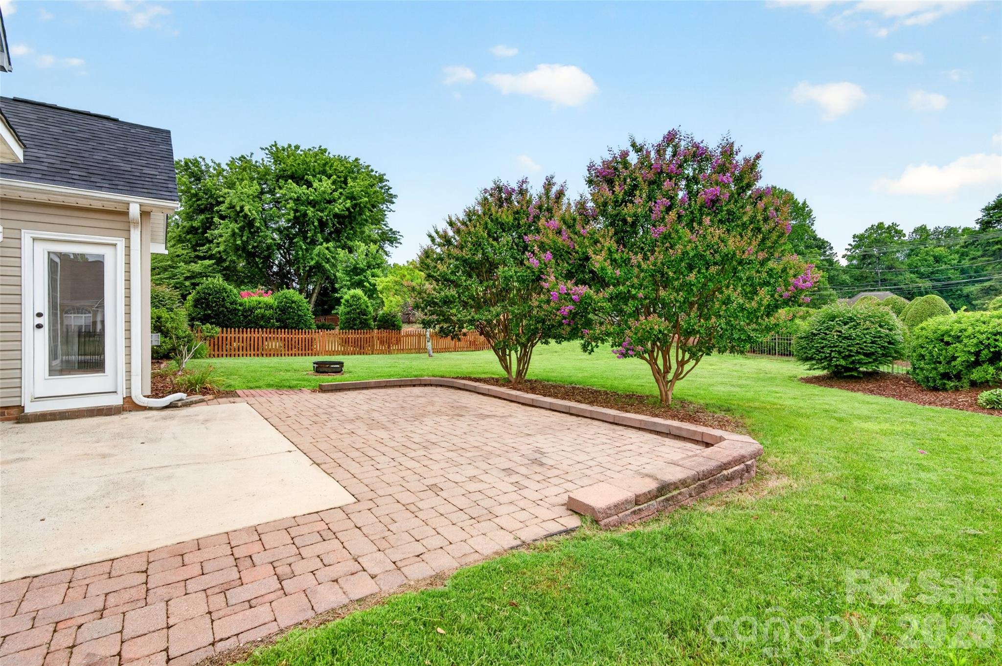 104 Elizabeth Hearth Road — Mooresville