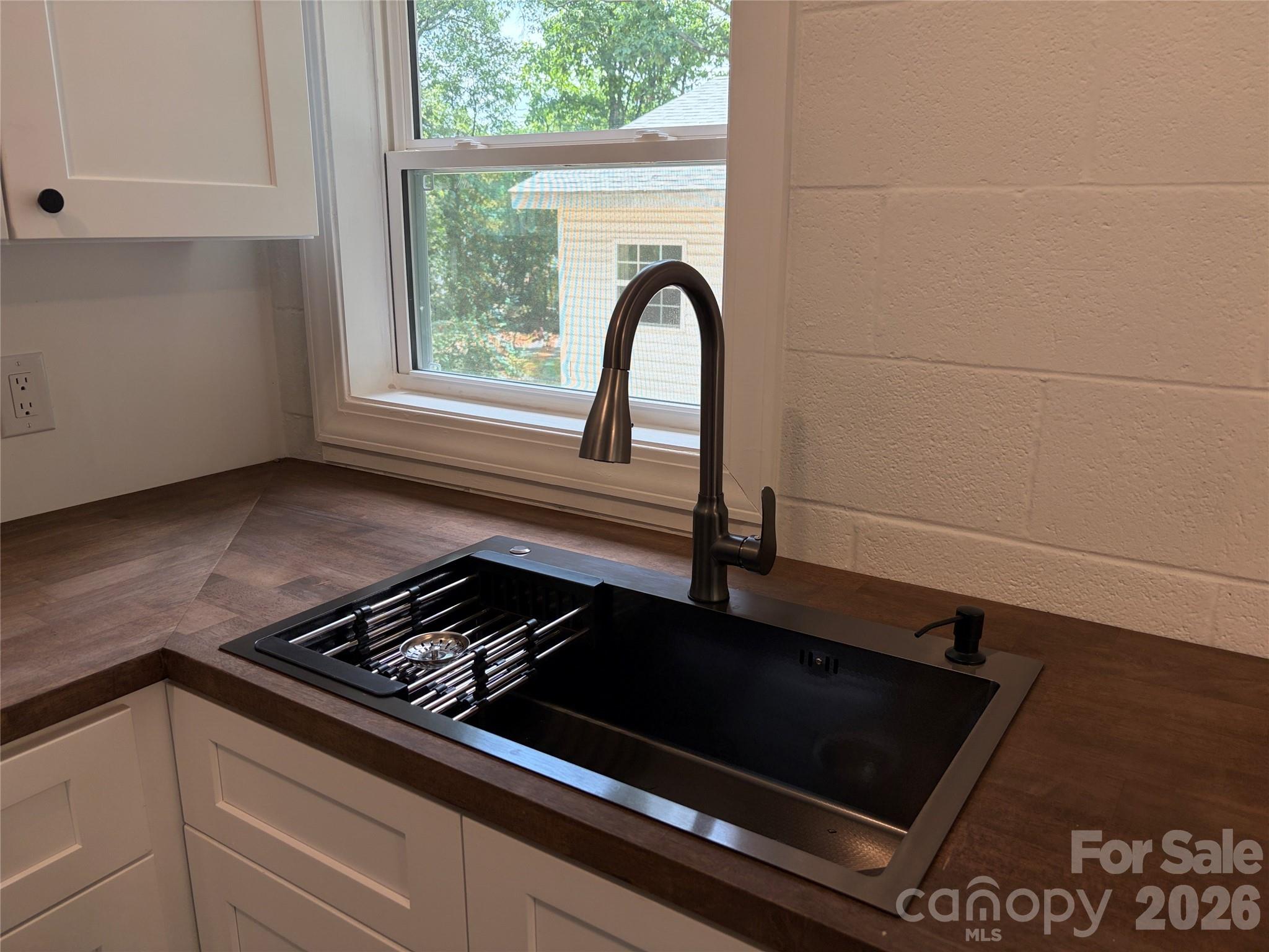 1111 S Meeting Street — Statesville