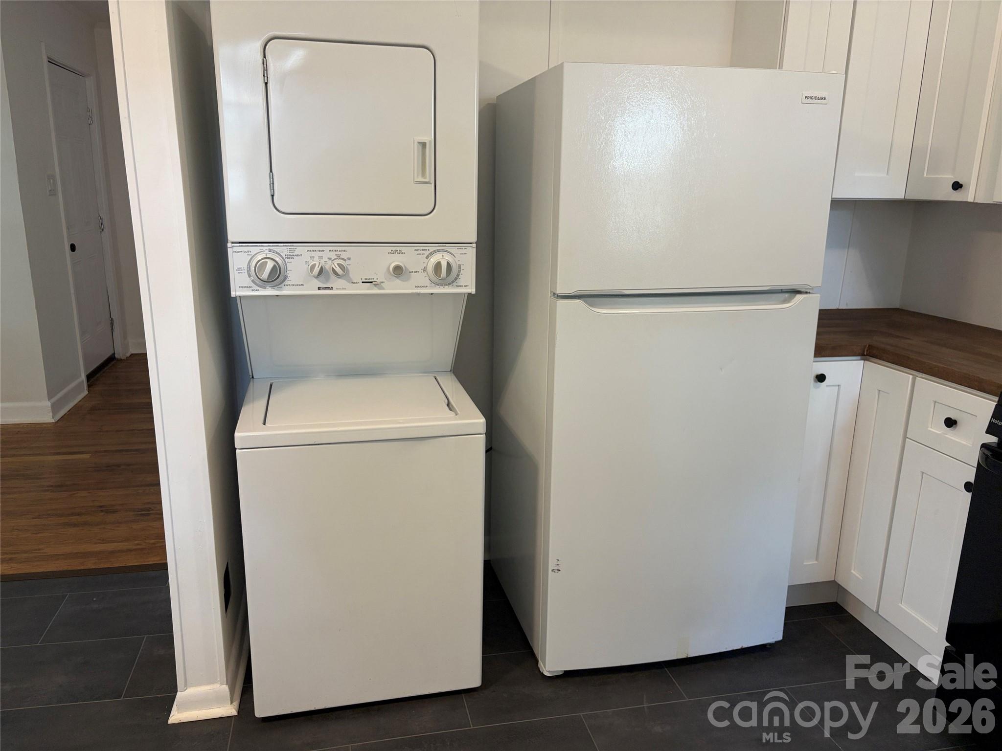 1111 S Meeting Street — Statesville
