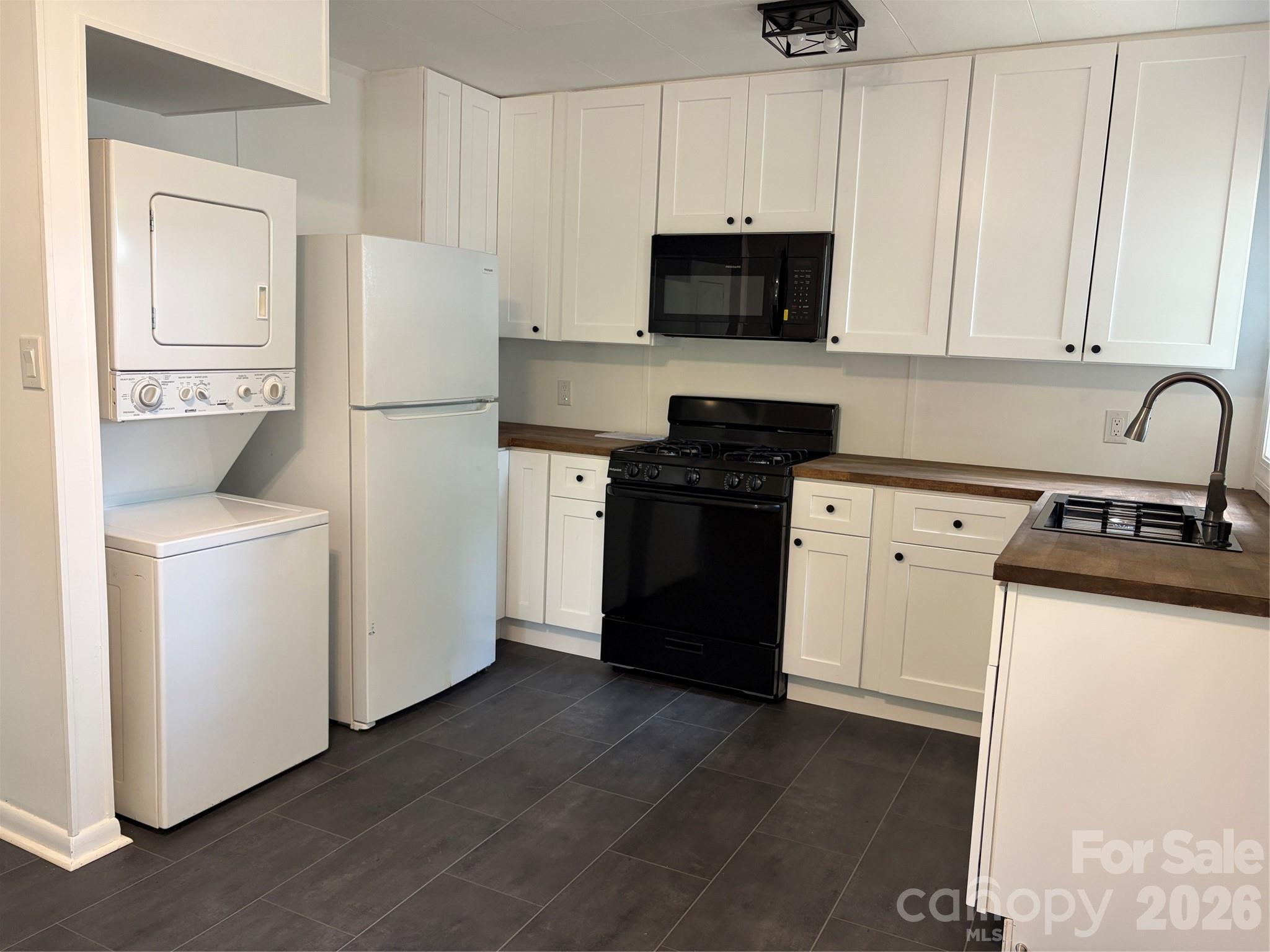 1111 S Meeting Street — Statesville