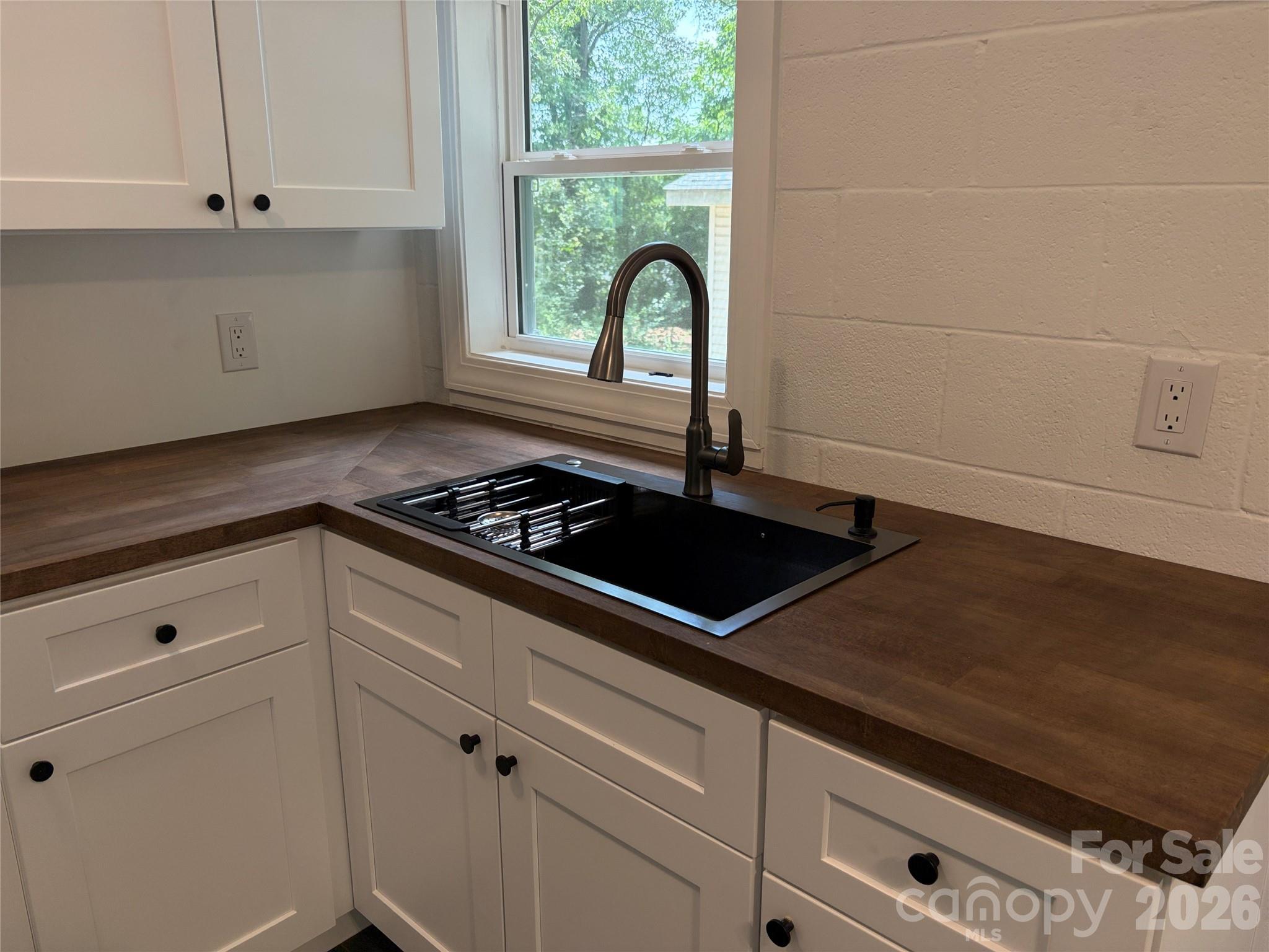 1111 S Meeting Street — Statesville