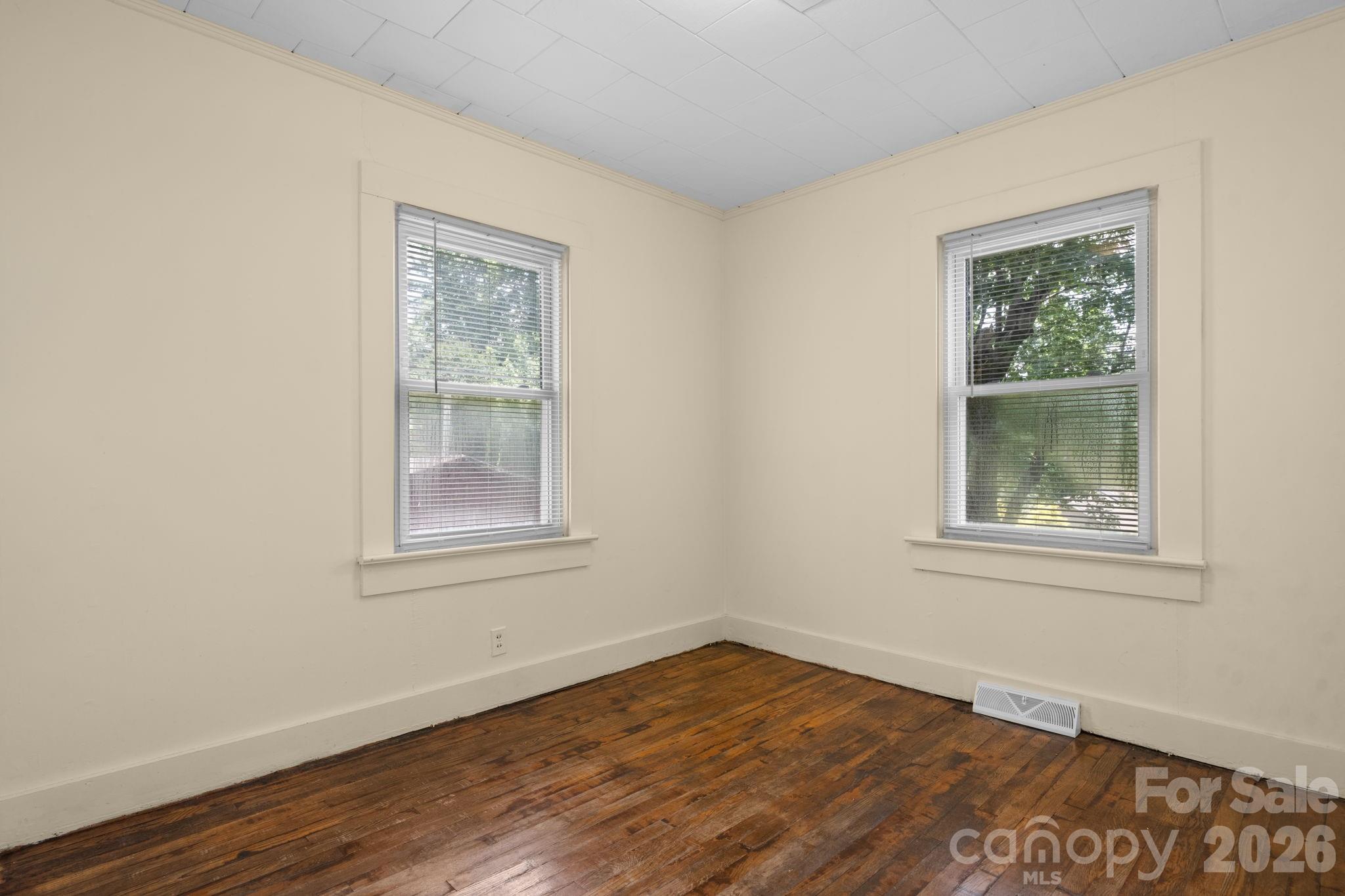 111 Cross Memorial Avenue — Morganton