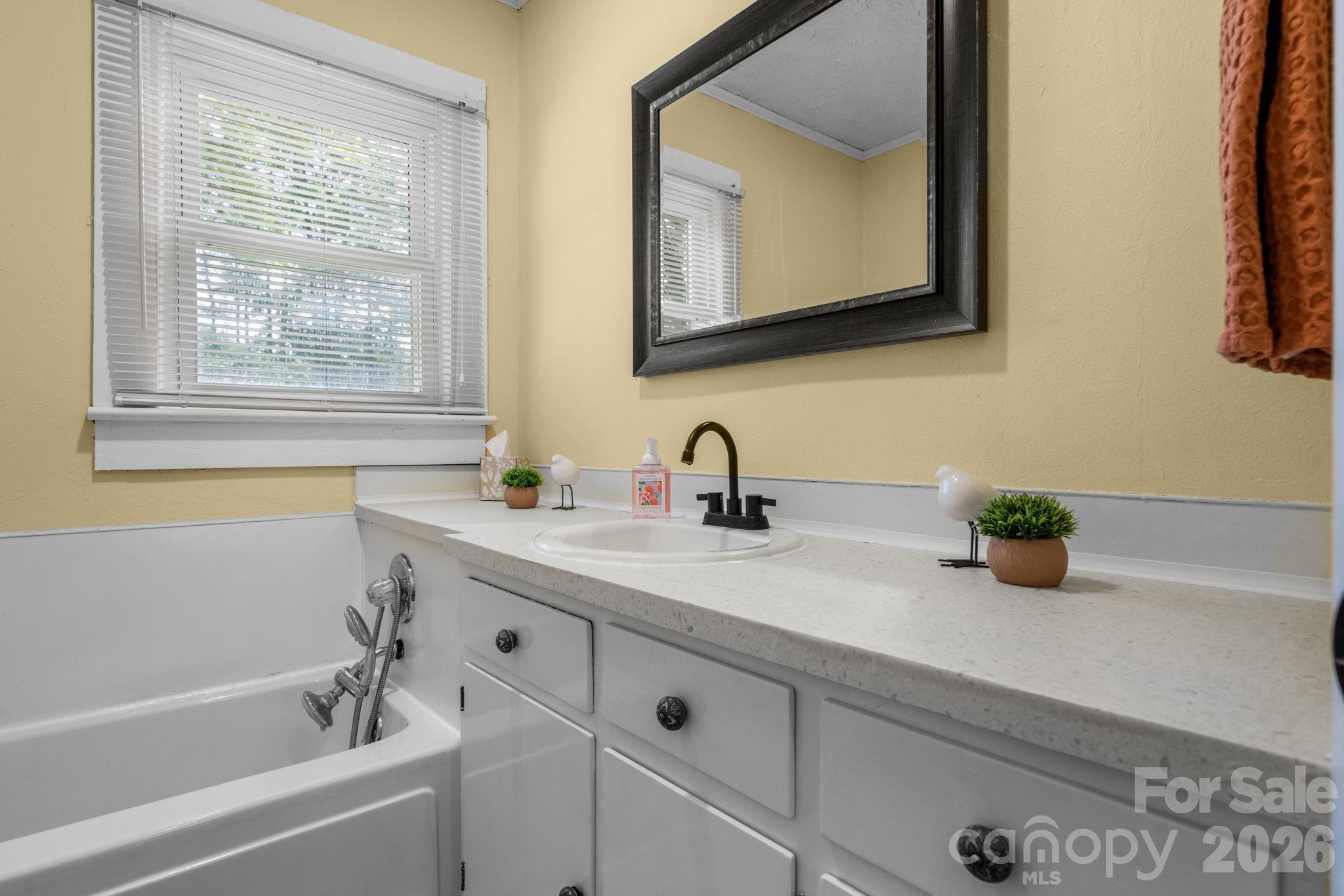 111 Cross Memorial Avenue — Morganton