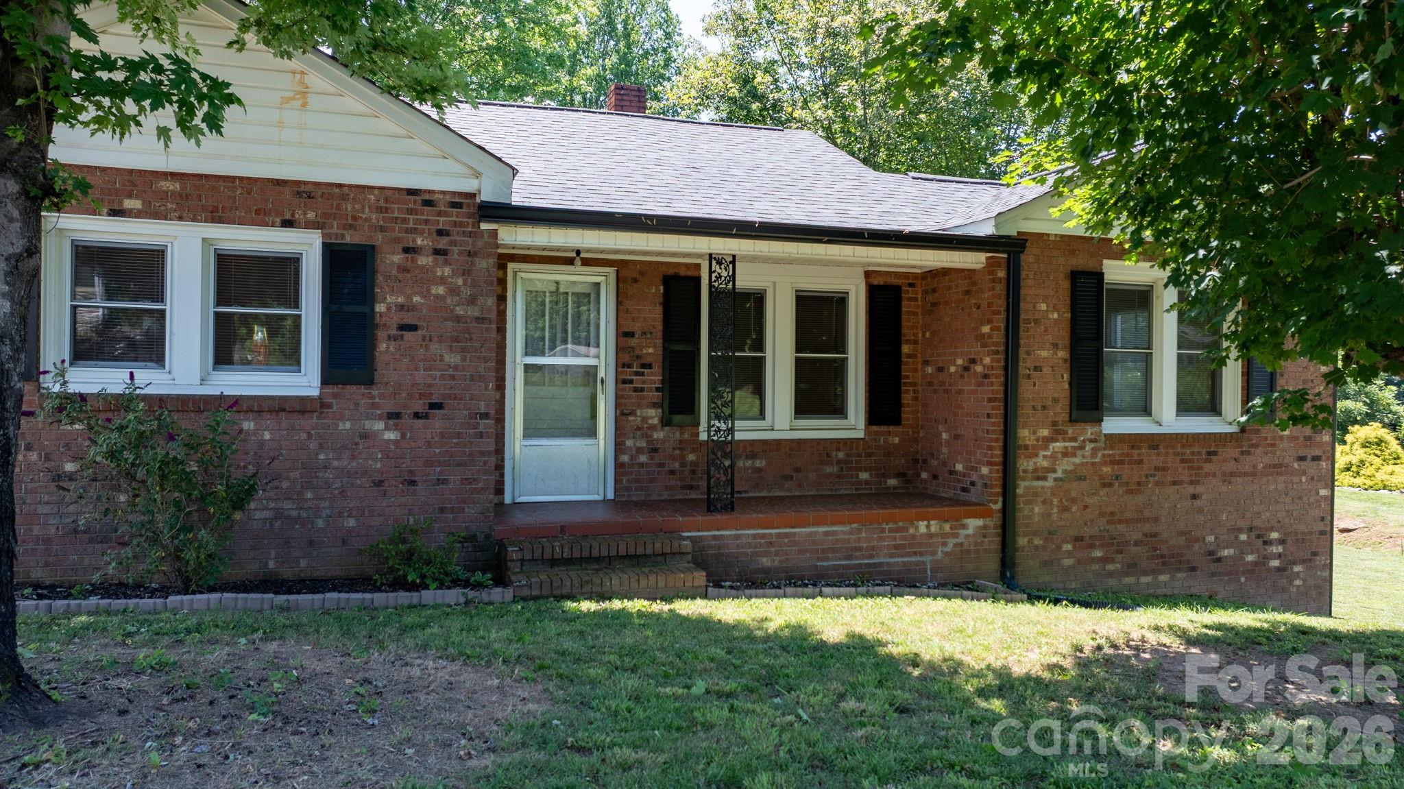 111 Cross Memorial Avenue — Morganton
