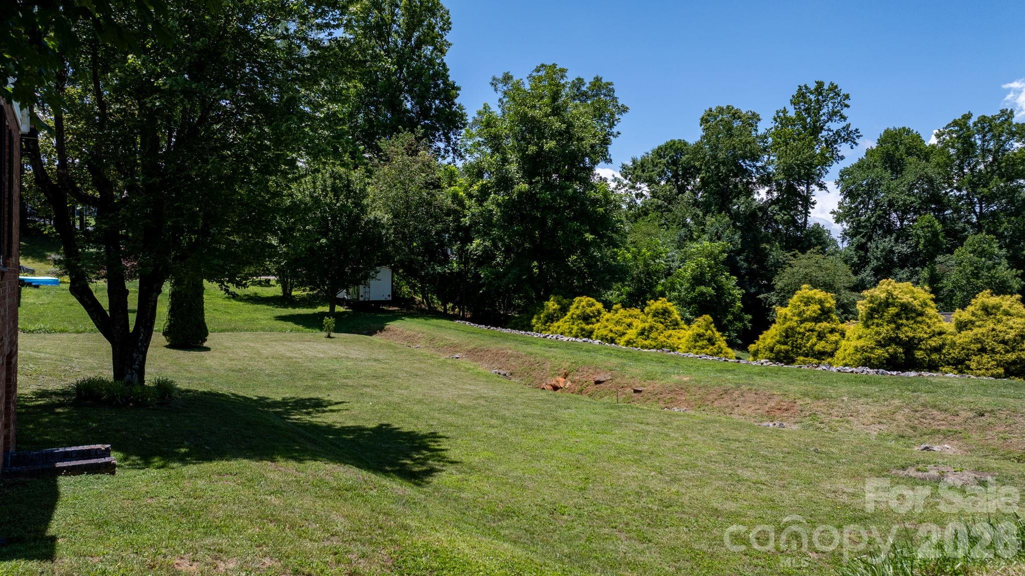 111 Cross Memorial Avenue — Morganton