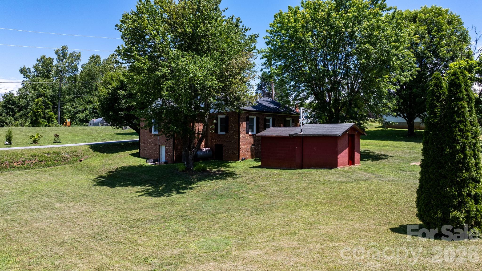 111 Cross Memorial Avenue — Morganton