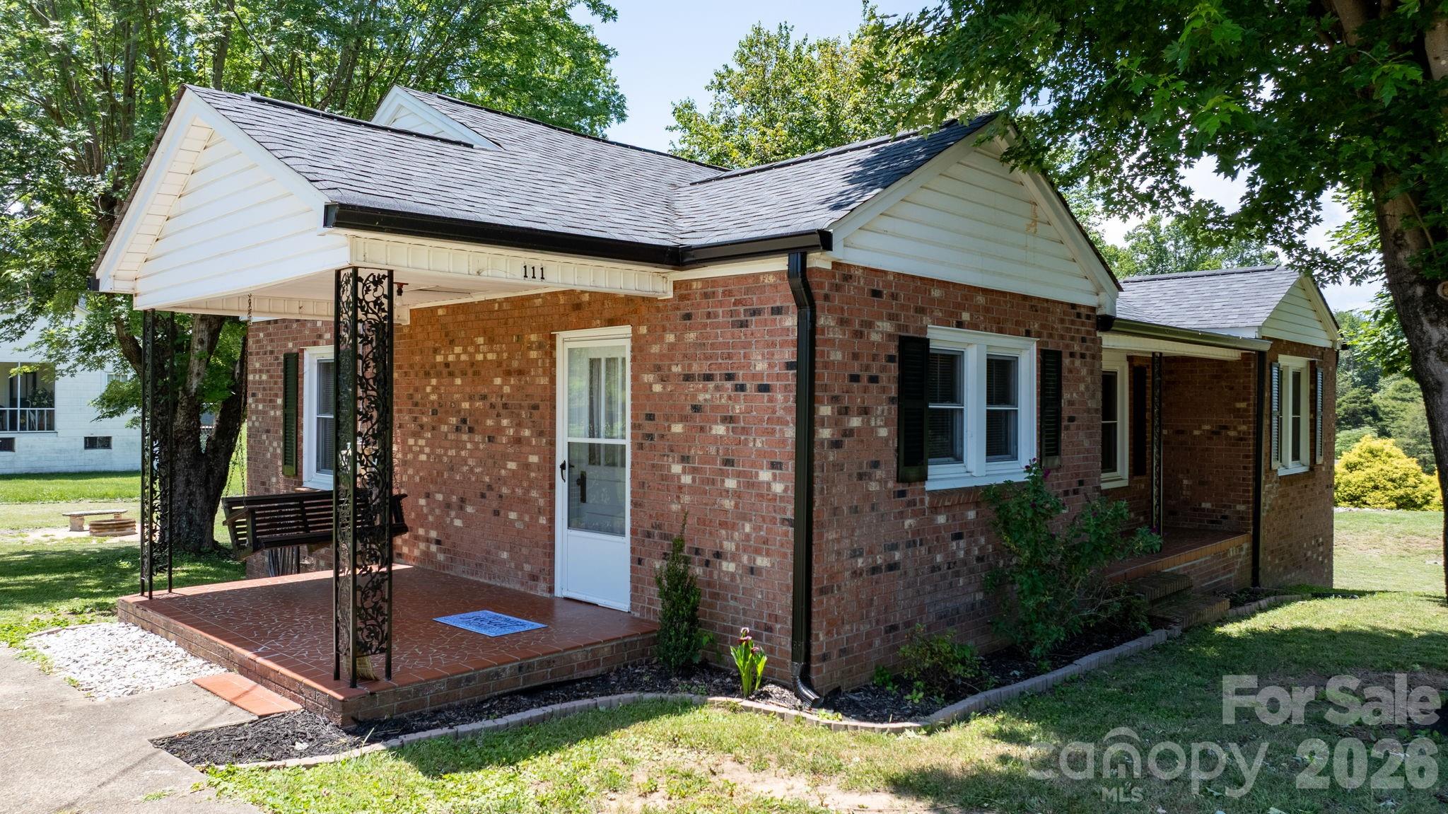 111 Cross Memorial Avenue — Morganton