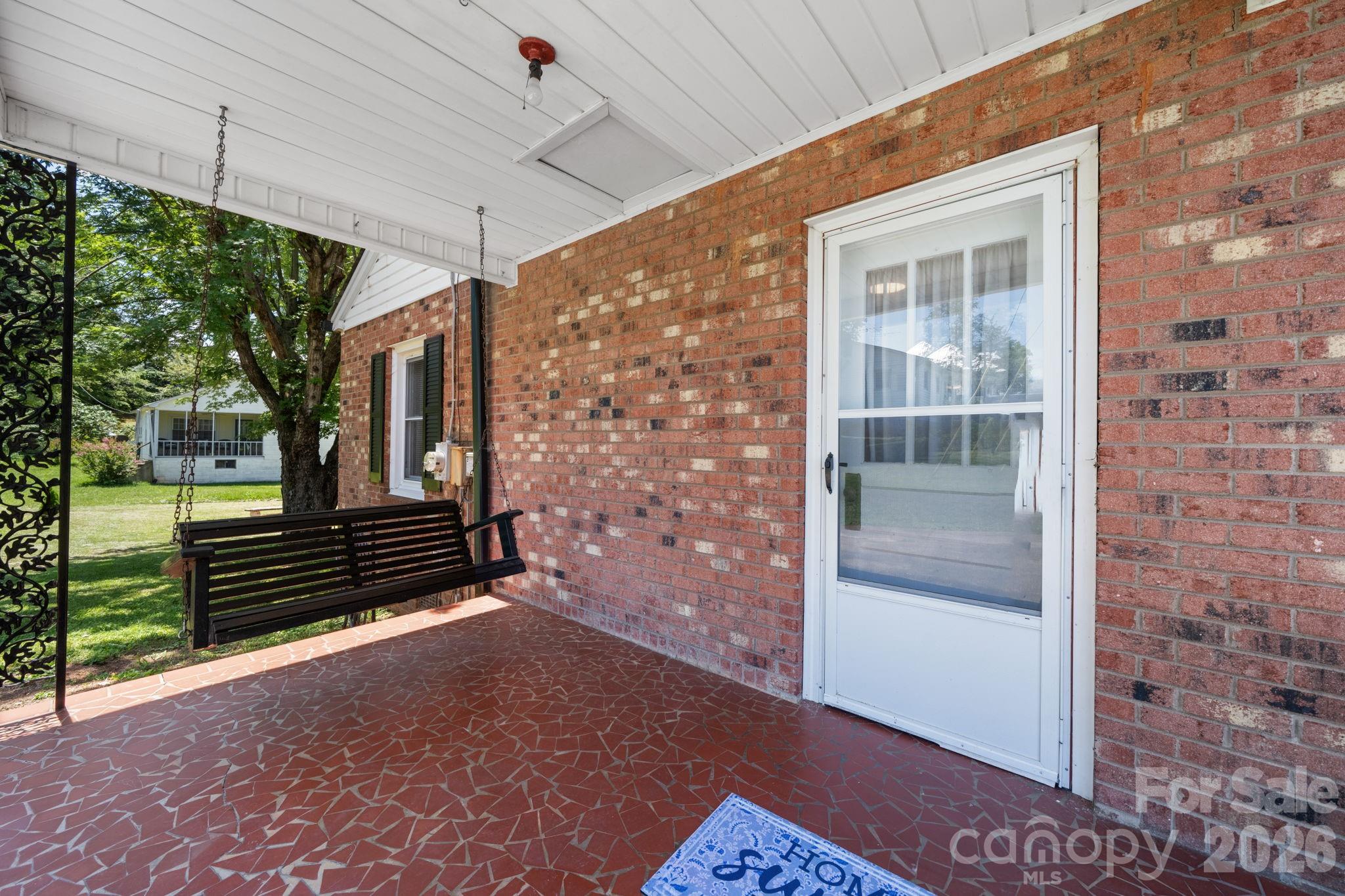 111 Cross Memorial Avenue — Morganton