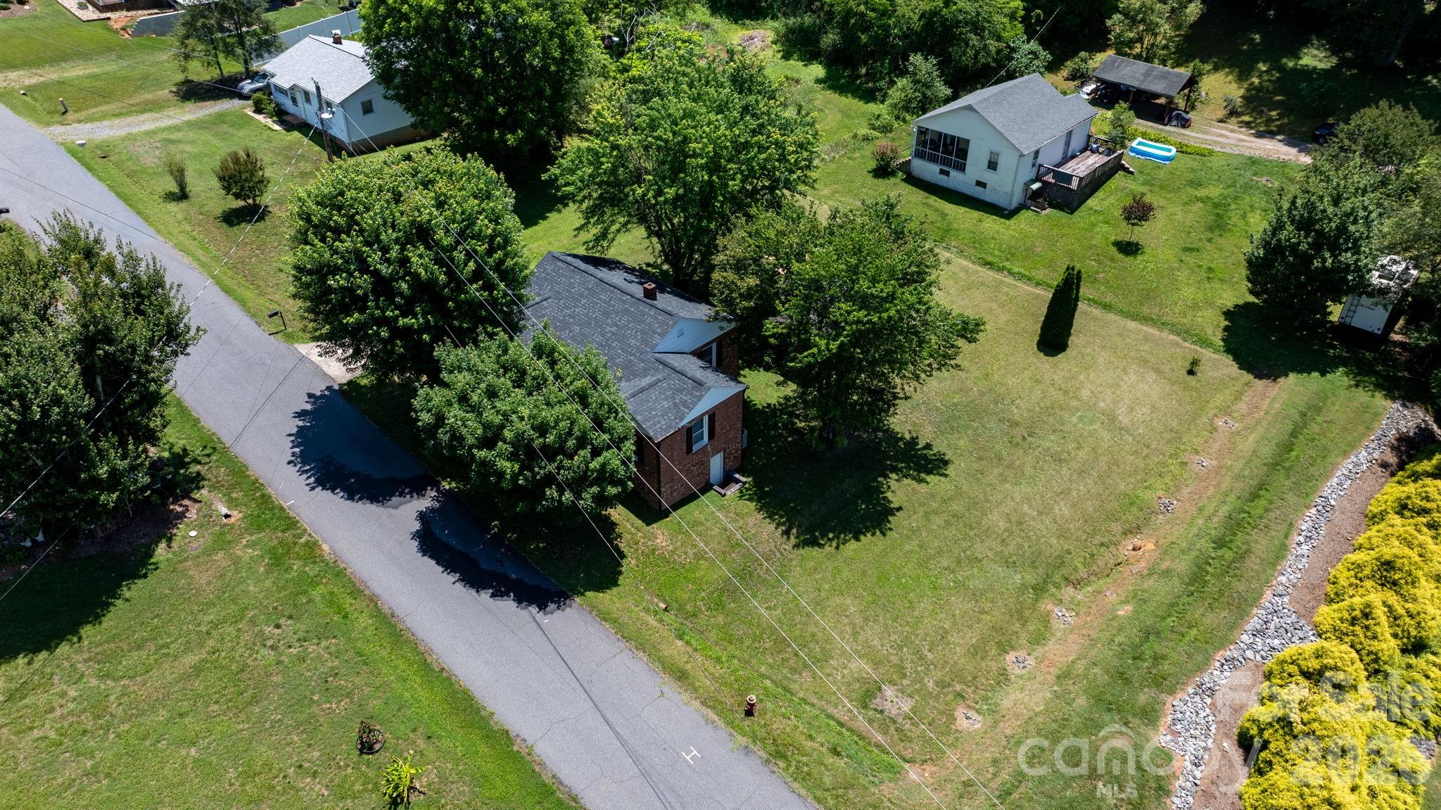 111 Cross Memorial Avenue — Morganton