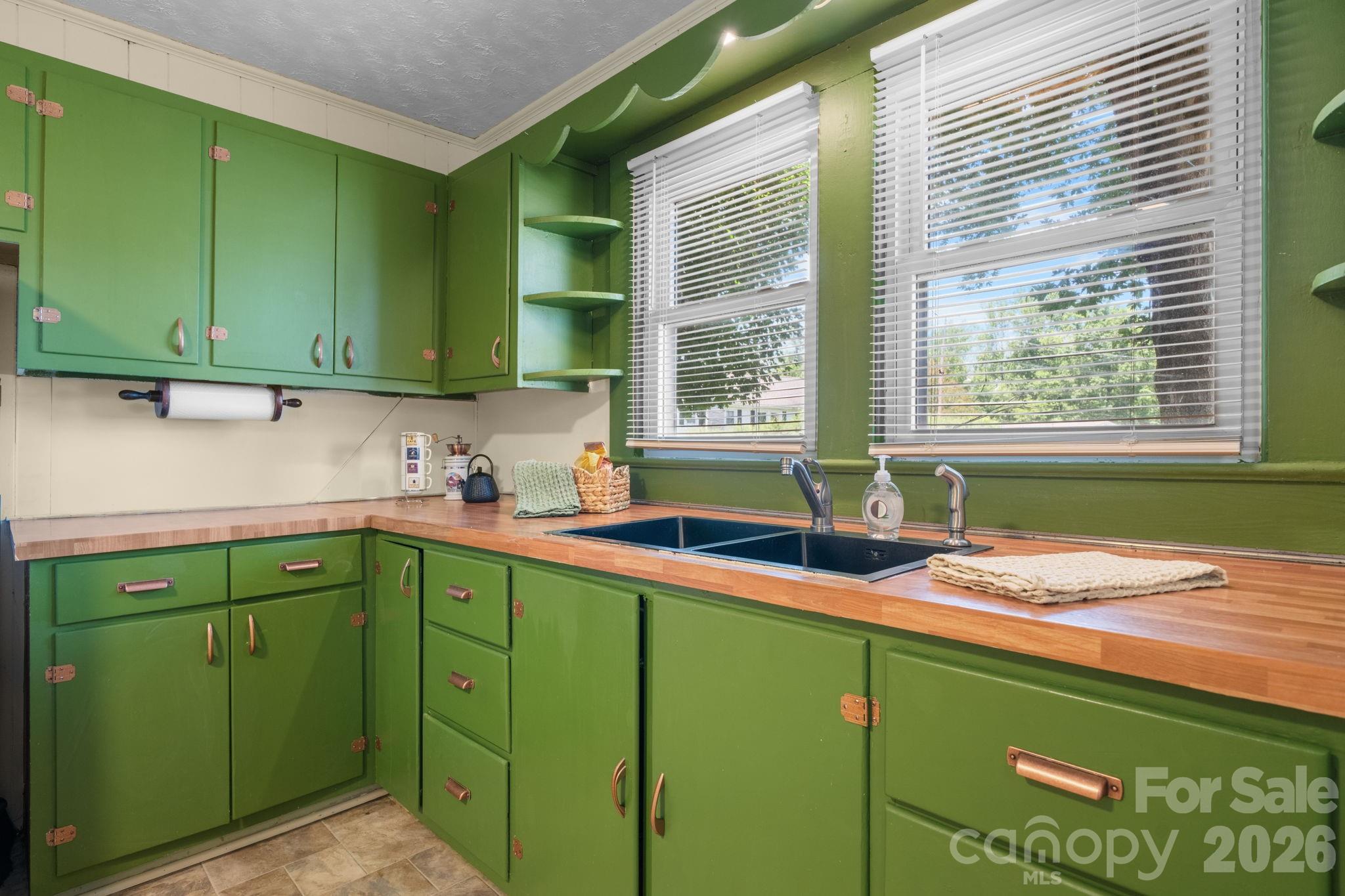 111 Cross Memorial Avenue — Morganton