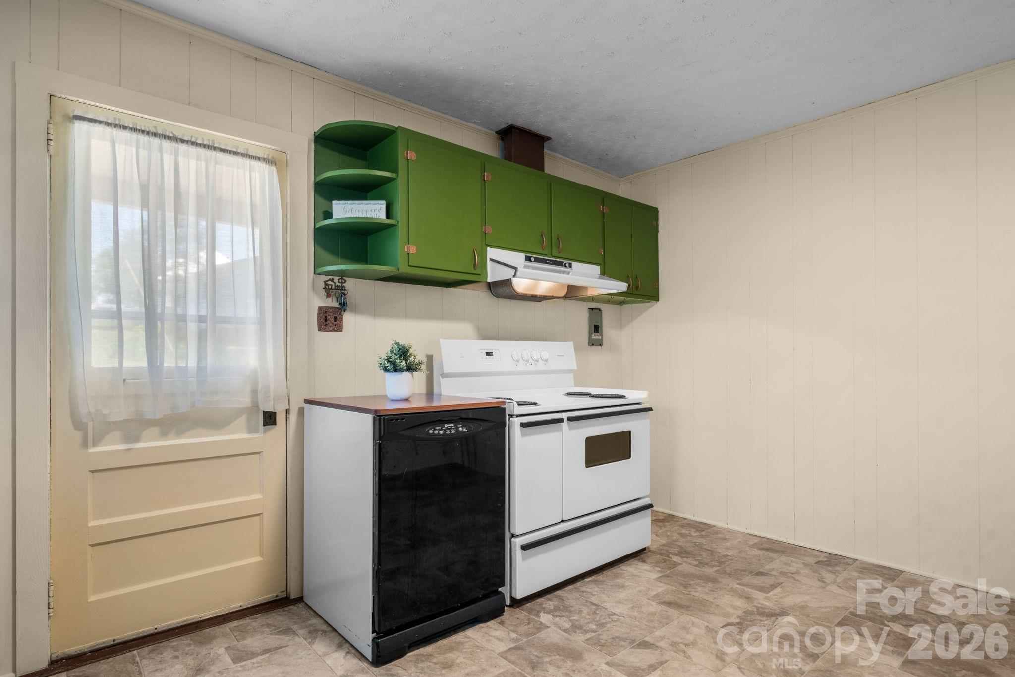 111 Cross Memorial Avenue — Morganton