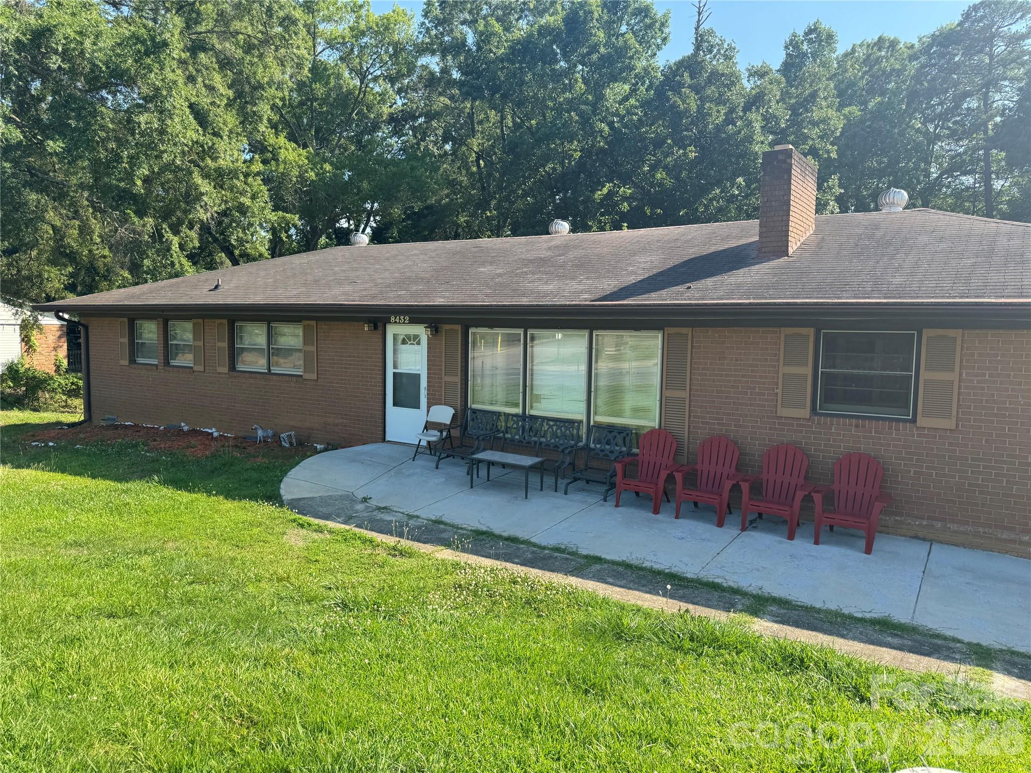8432 Idlewild Road — Charlotte