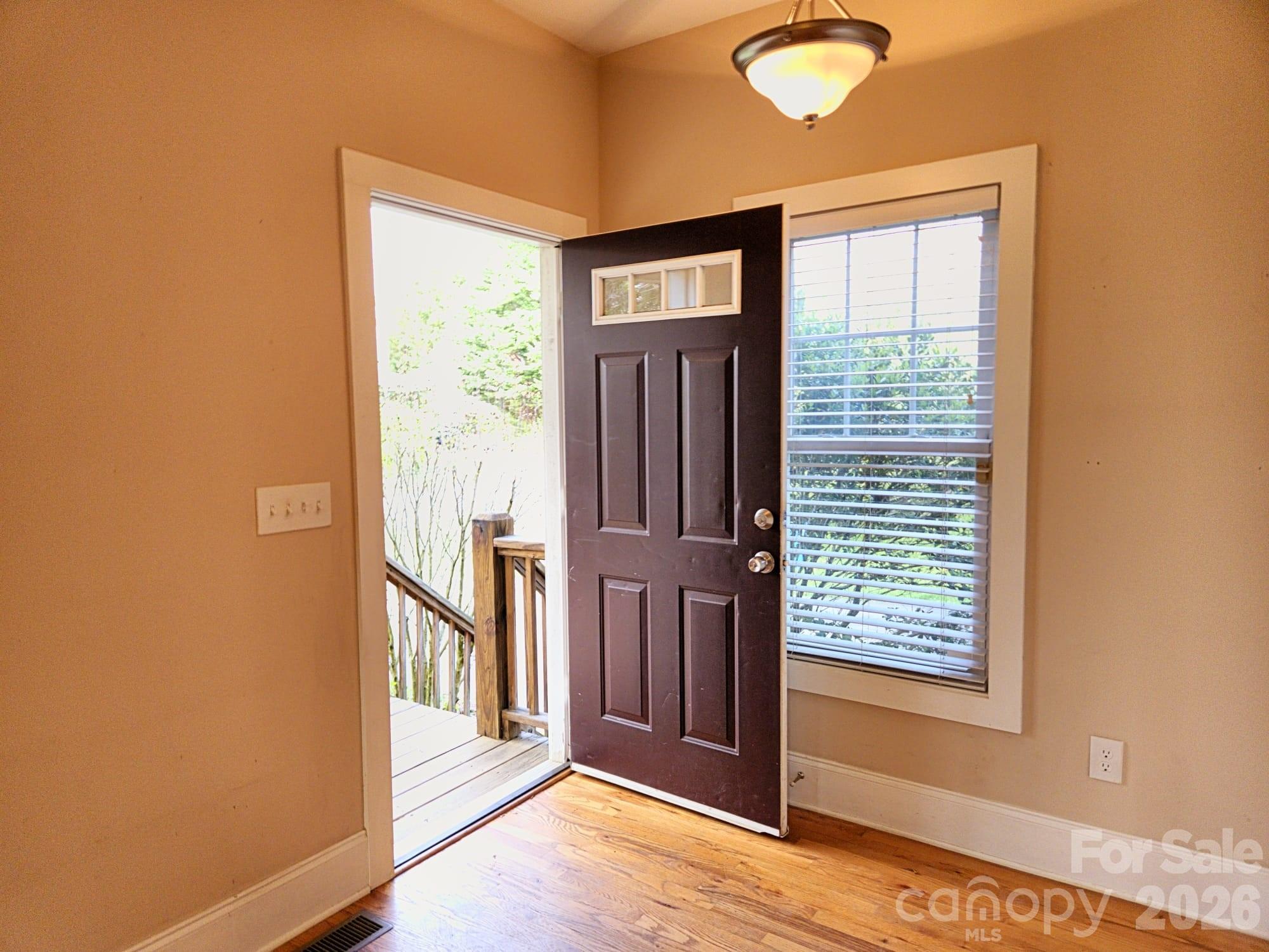 17 Lamar Avenue — Asheville
